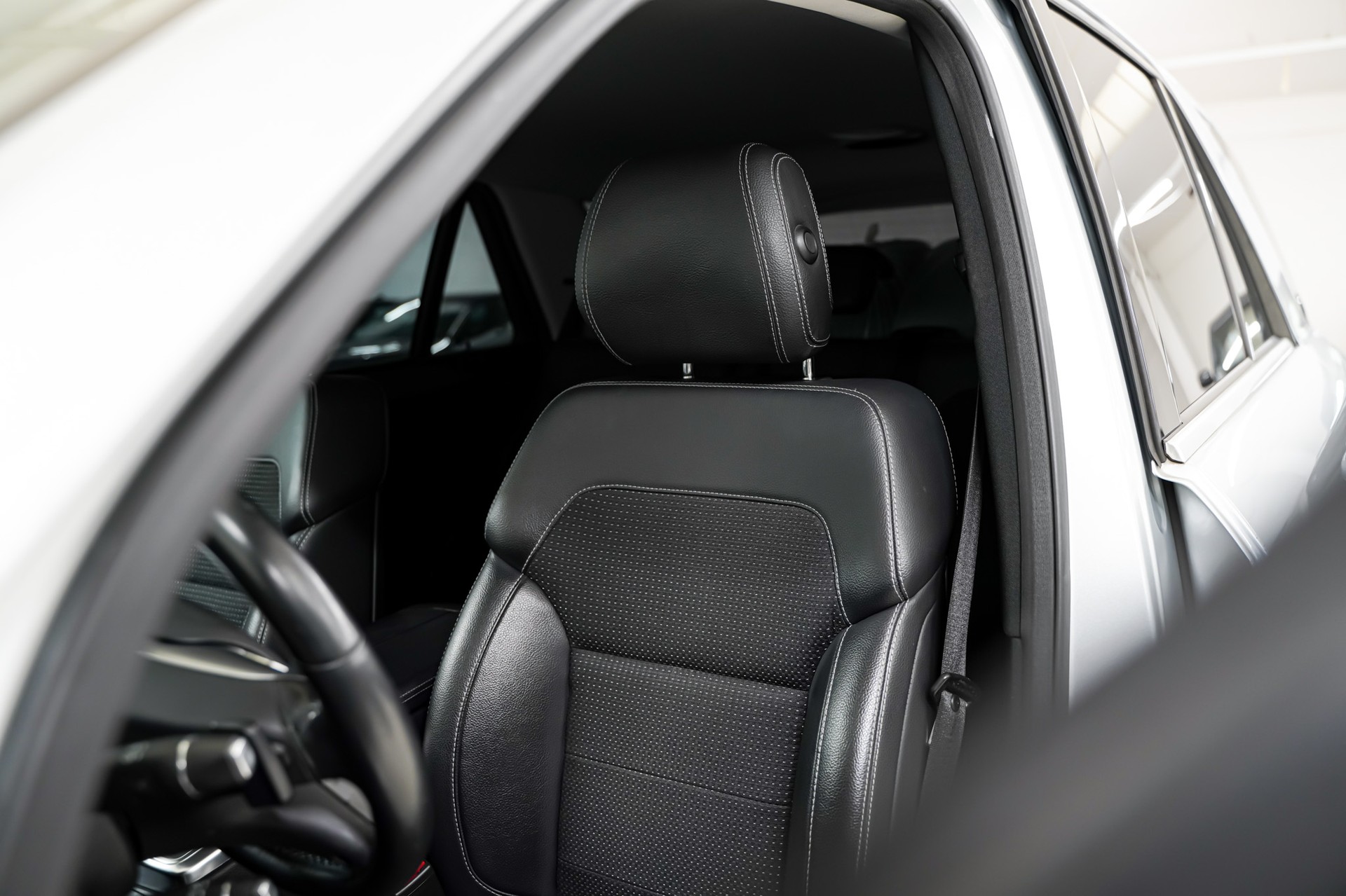 Mercedes-Benz ML 250 13
