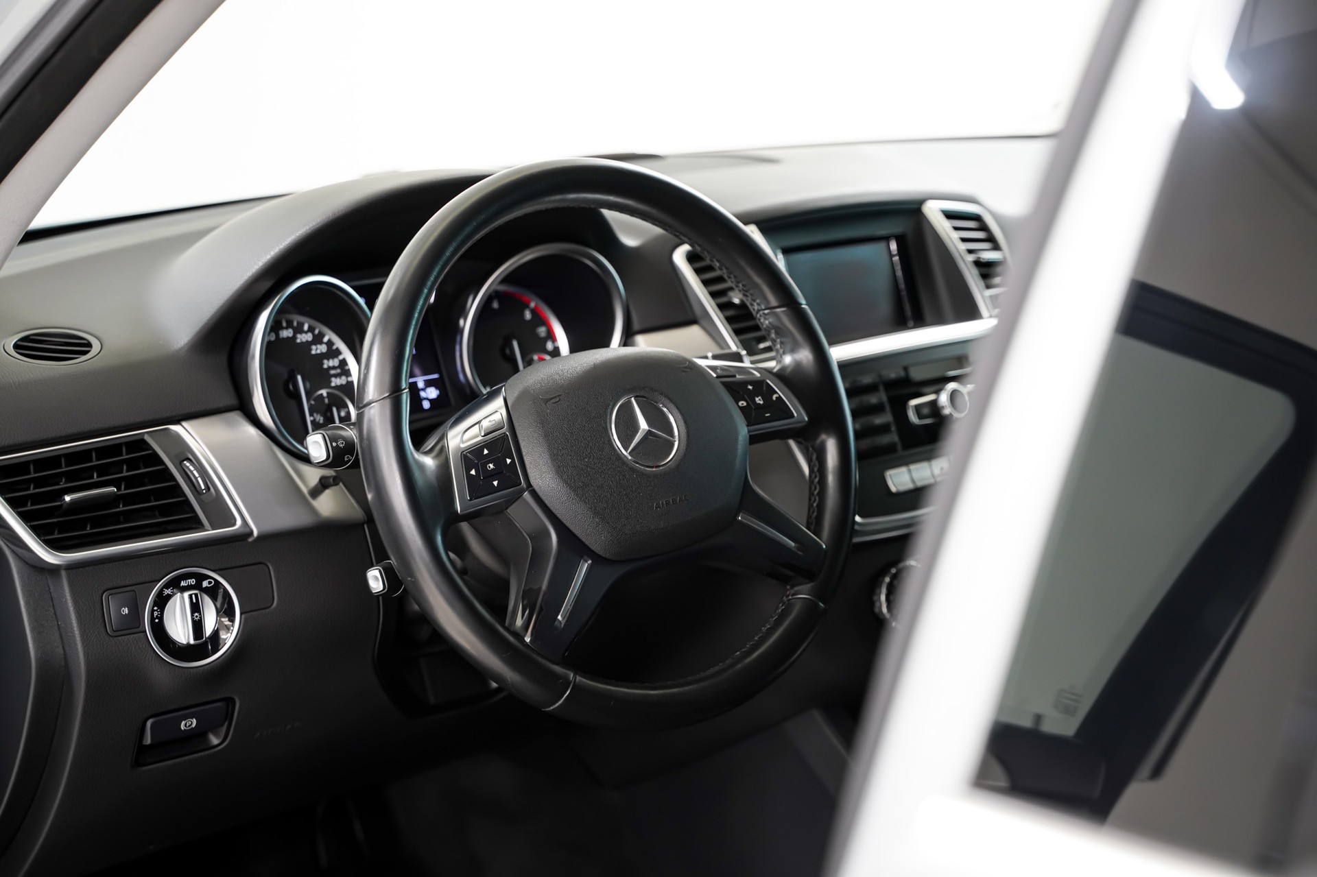 Mercedes-Benz ML 250 10