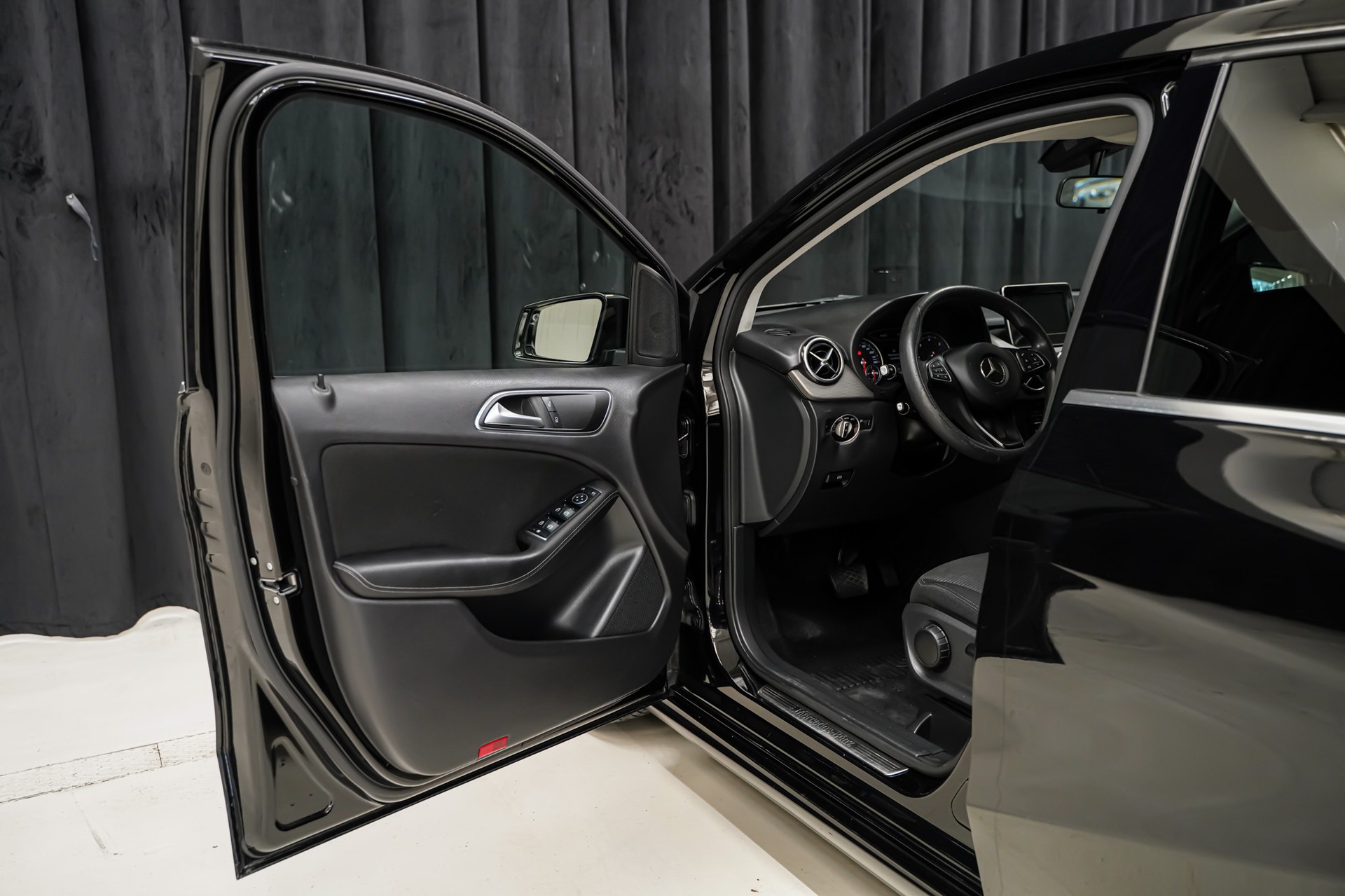 Mercedes-Benz B 180 8