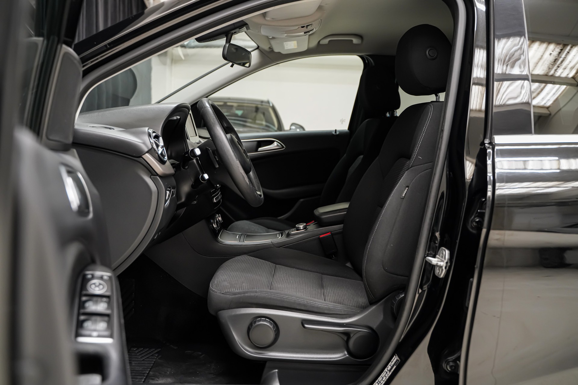 Mercedes-Benz B 180 11
