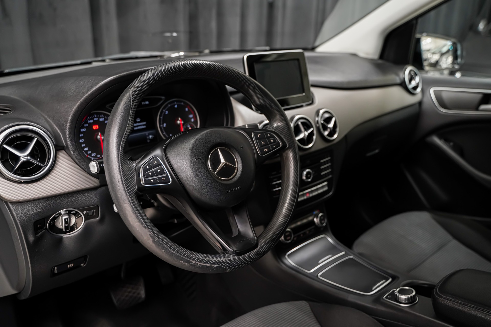 Mercedes-Benz B 180 10