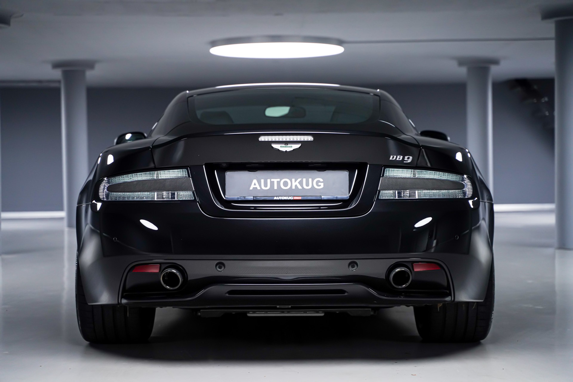 Aston Martin DB9 7