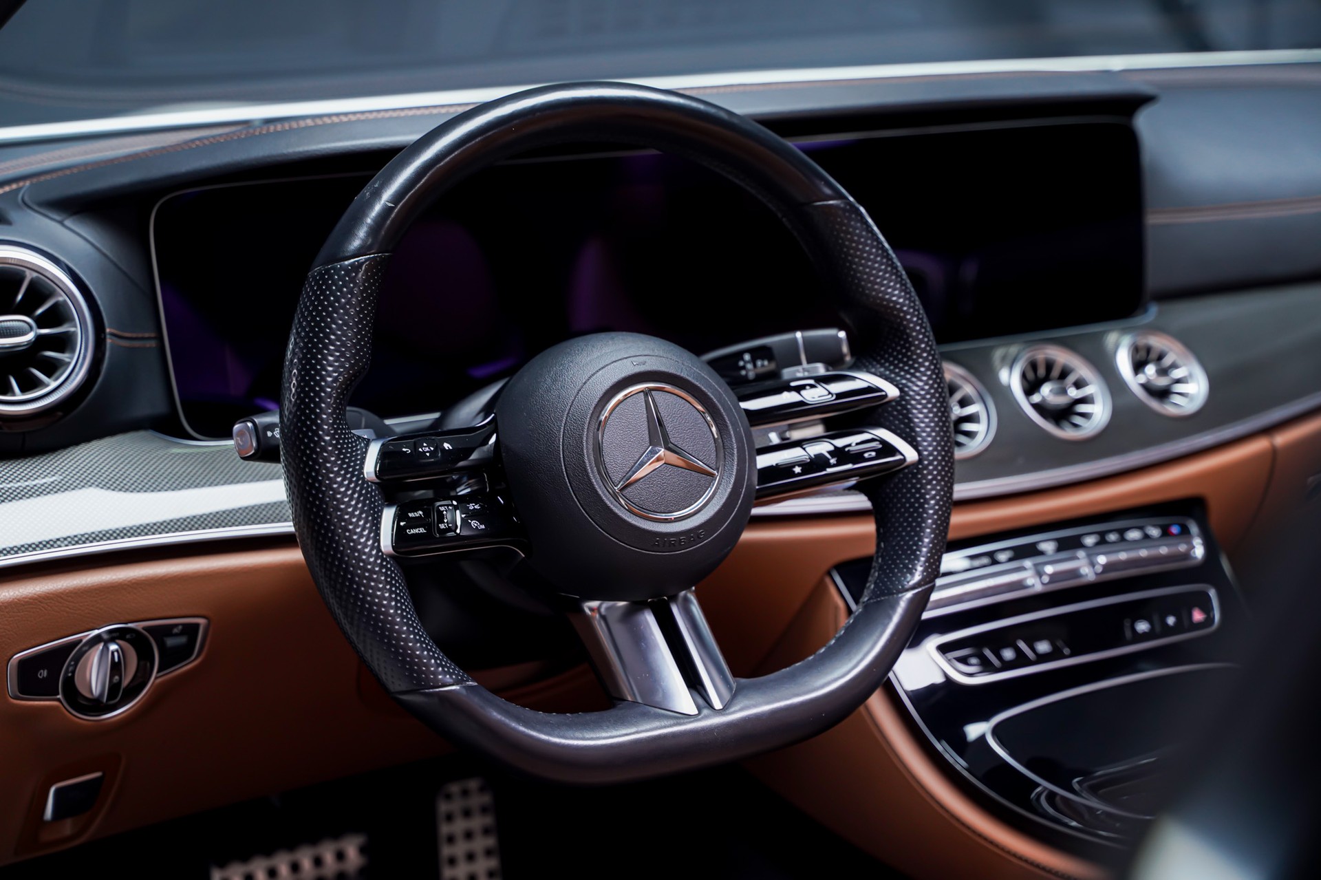 Mercedes-Benz E 200 11