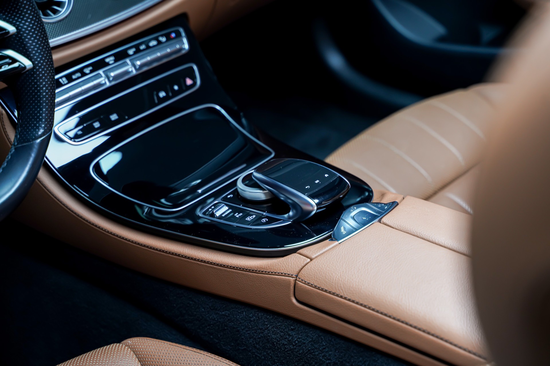 Mercedes-Benz E 200 13