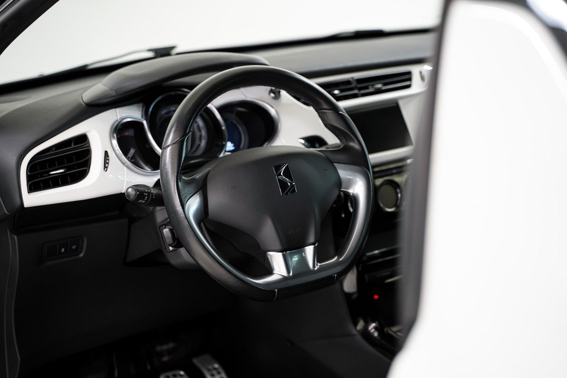 DS AUTOMOBILES DS3 9