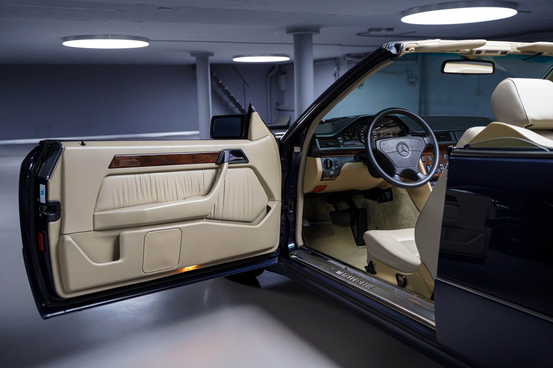 Mercedes-Benz 300 14