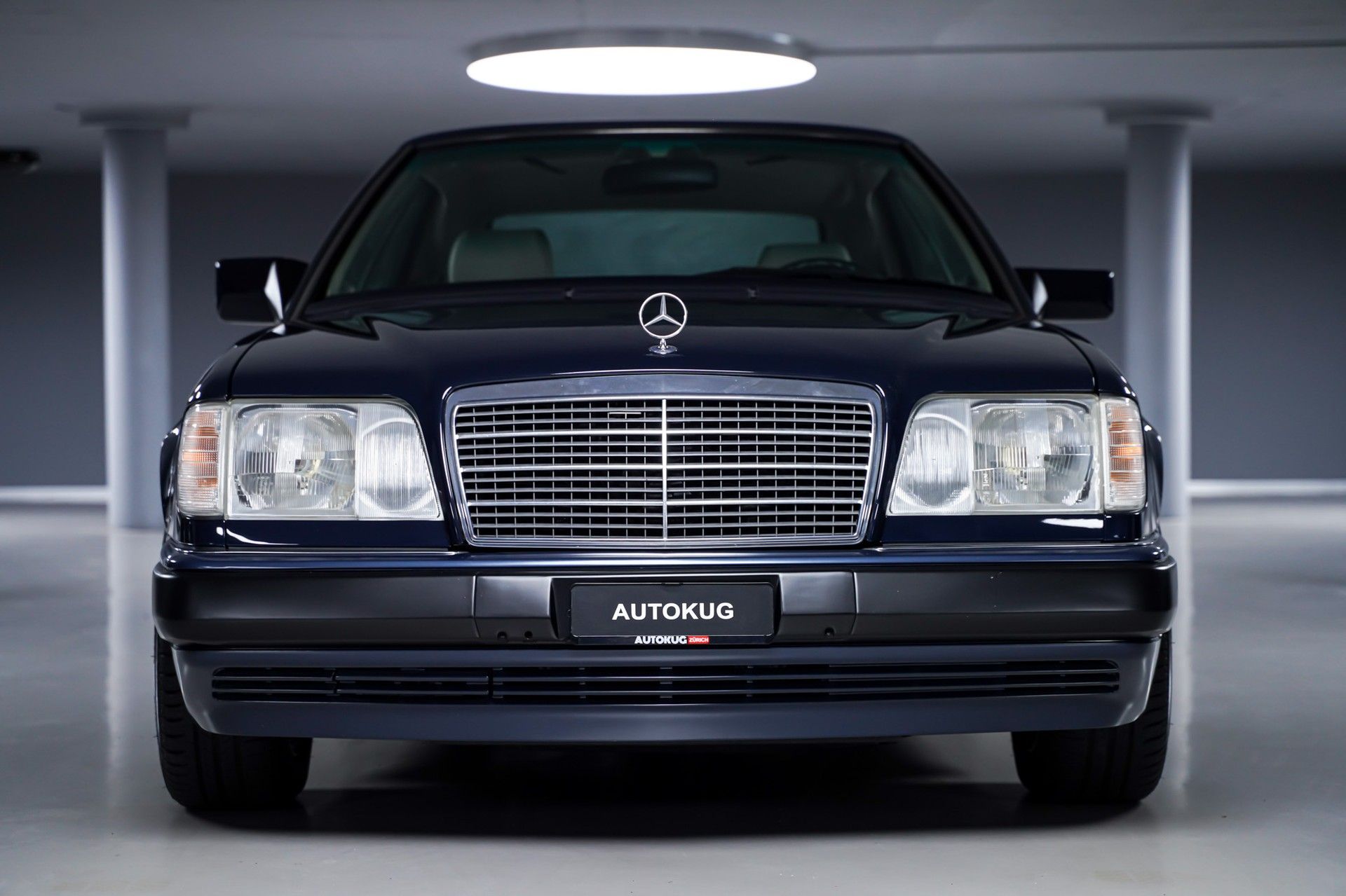 Mercedes-Benz 300 2