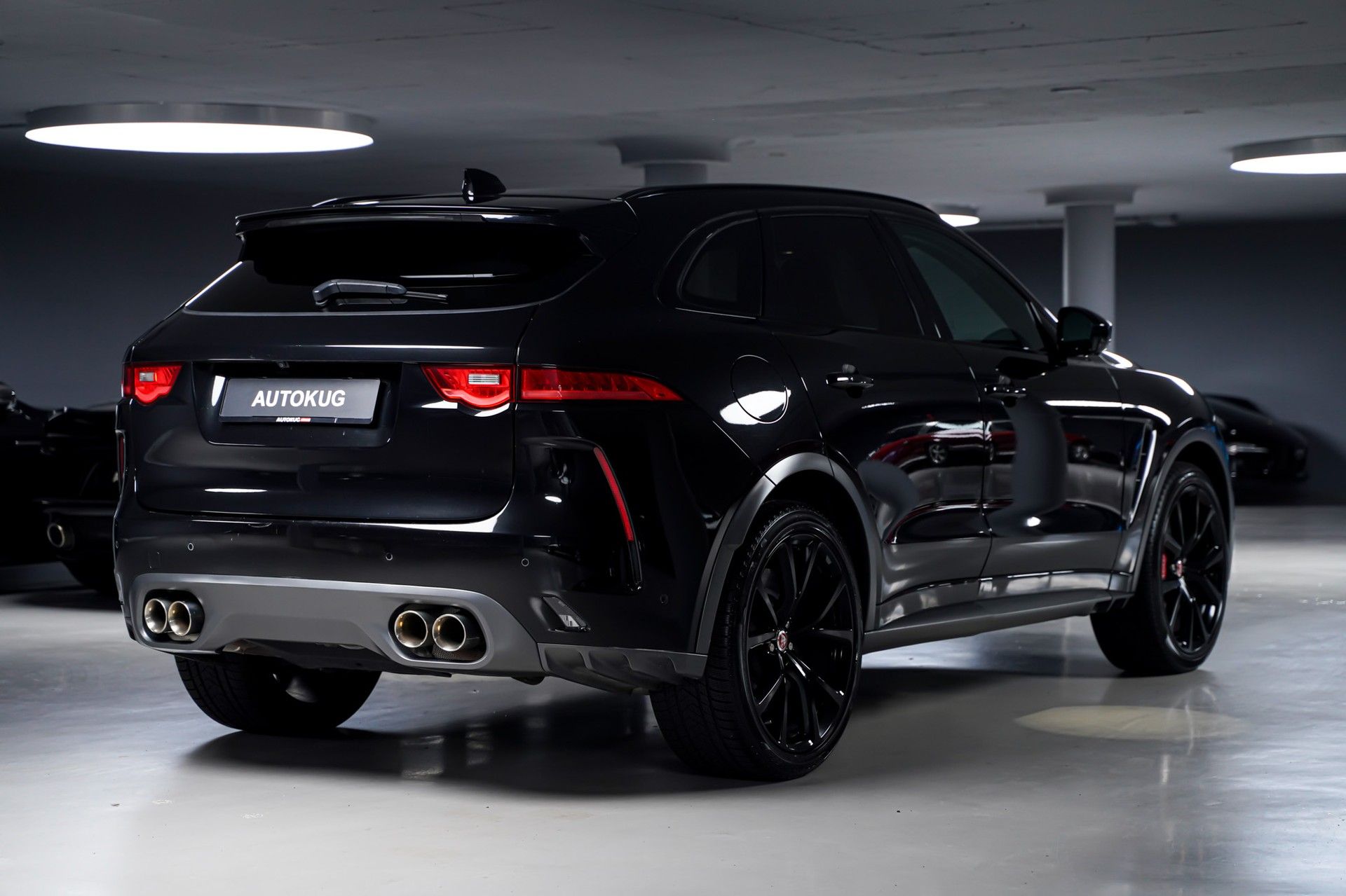 Jaguar F-PACE 4