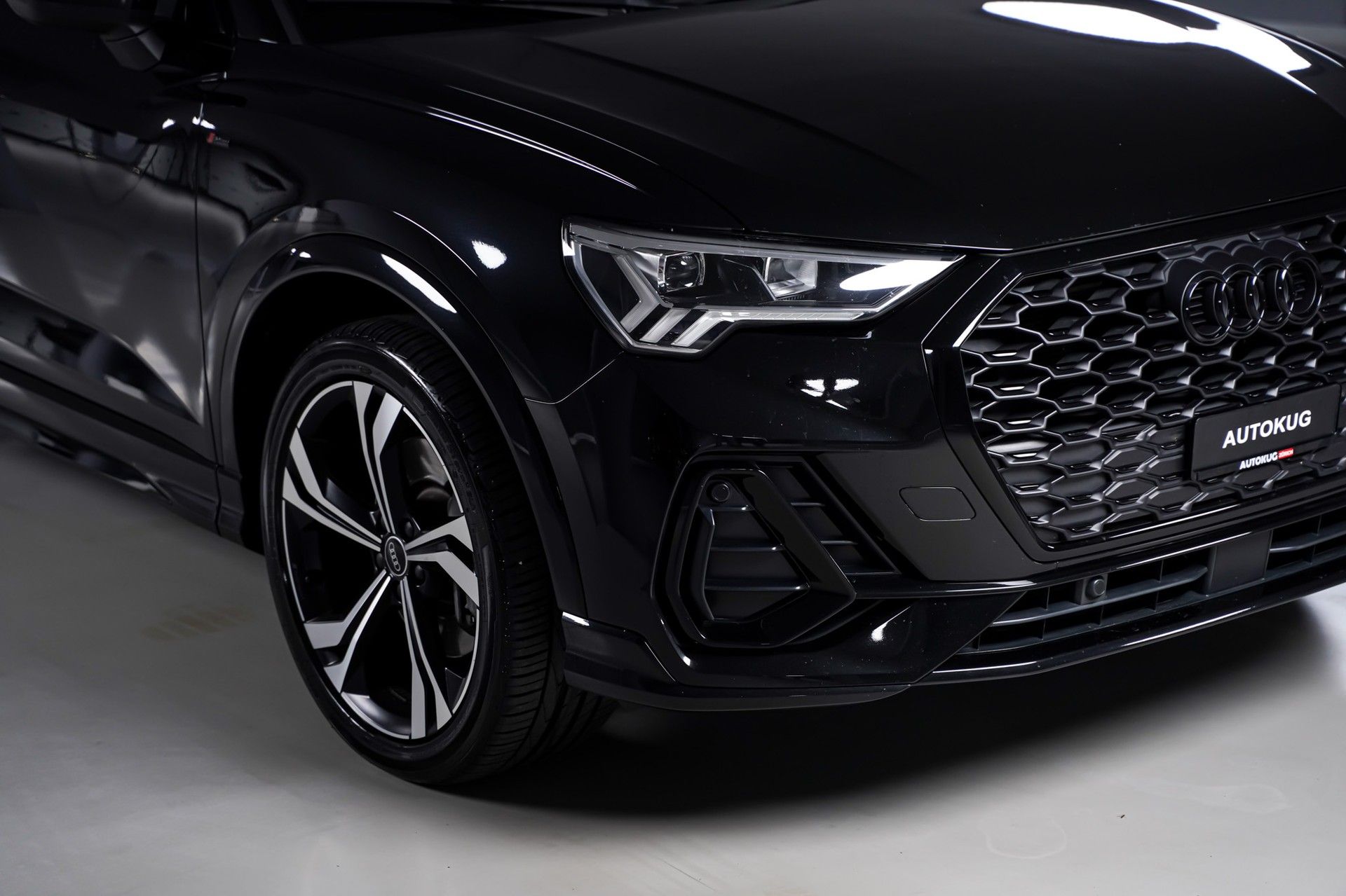 Audi Q3 4