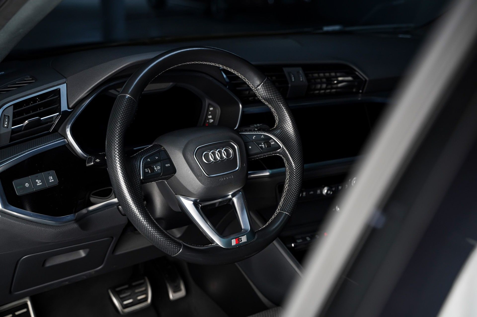 Audi Q3 10