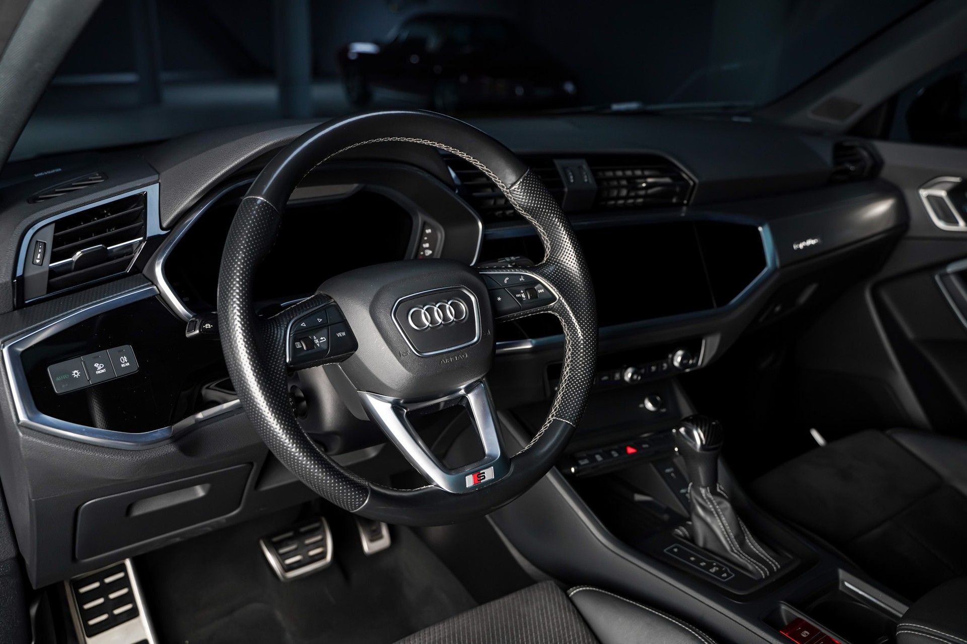 Audi Q3 11