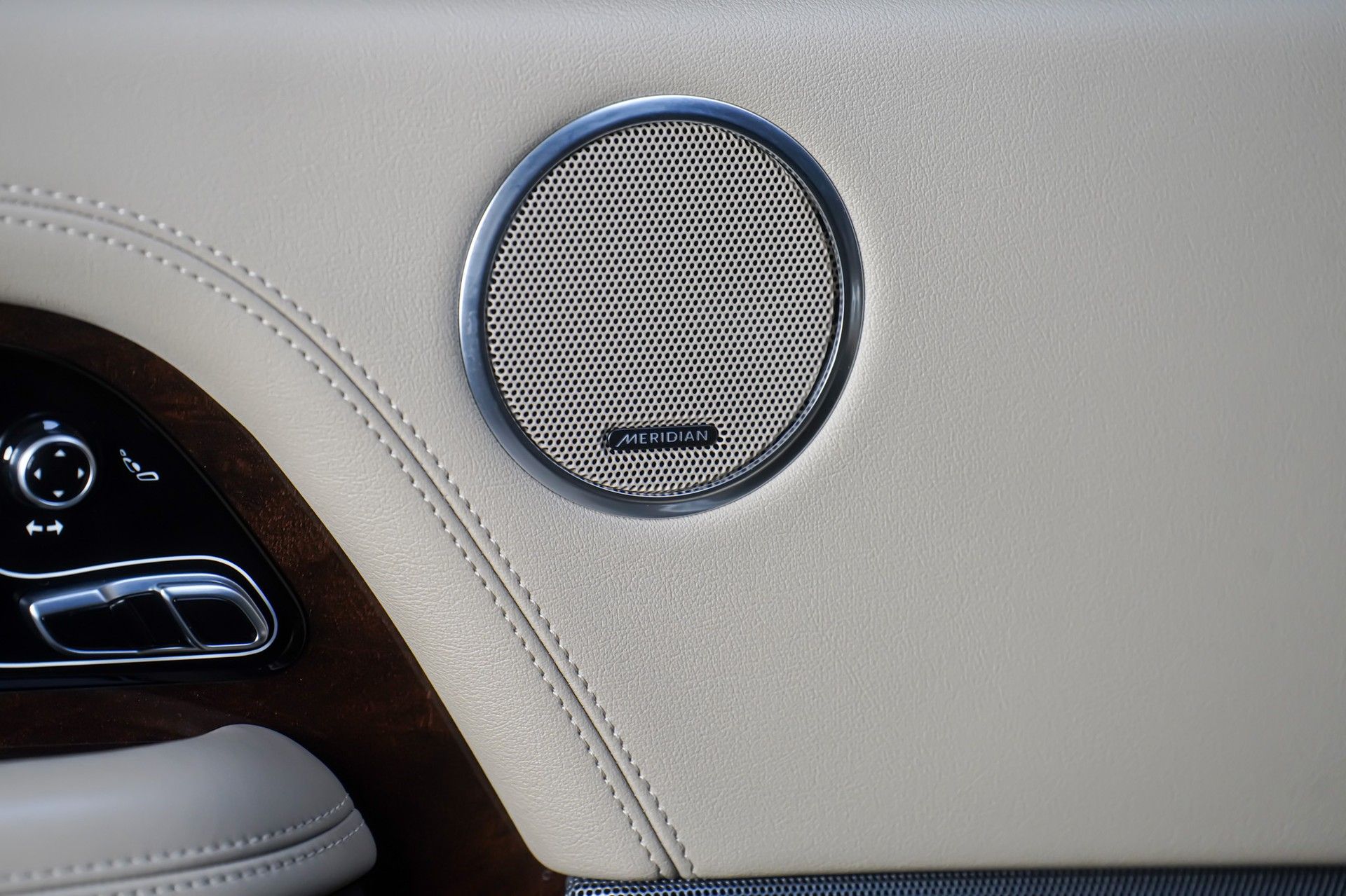 Land Rover RANGE ROVER 9