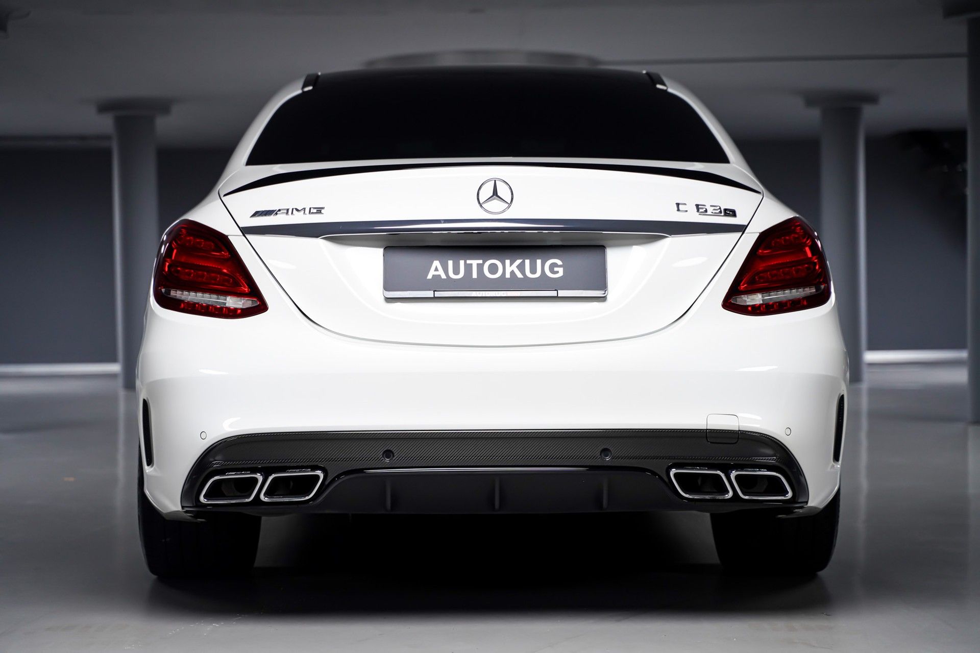 Mercedes-Benz C 63 AMG 7