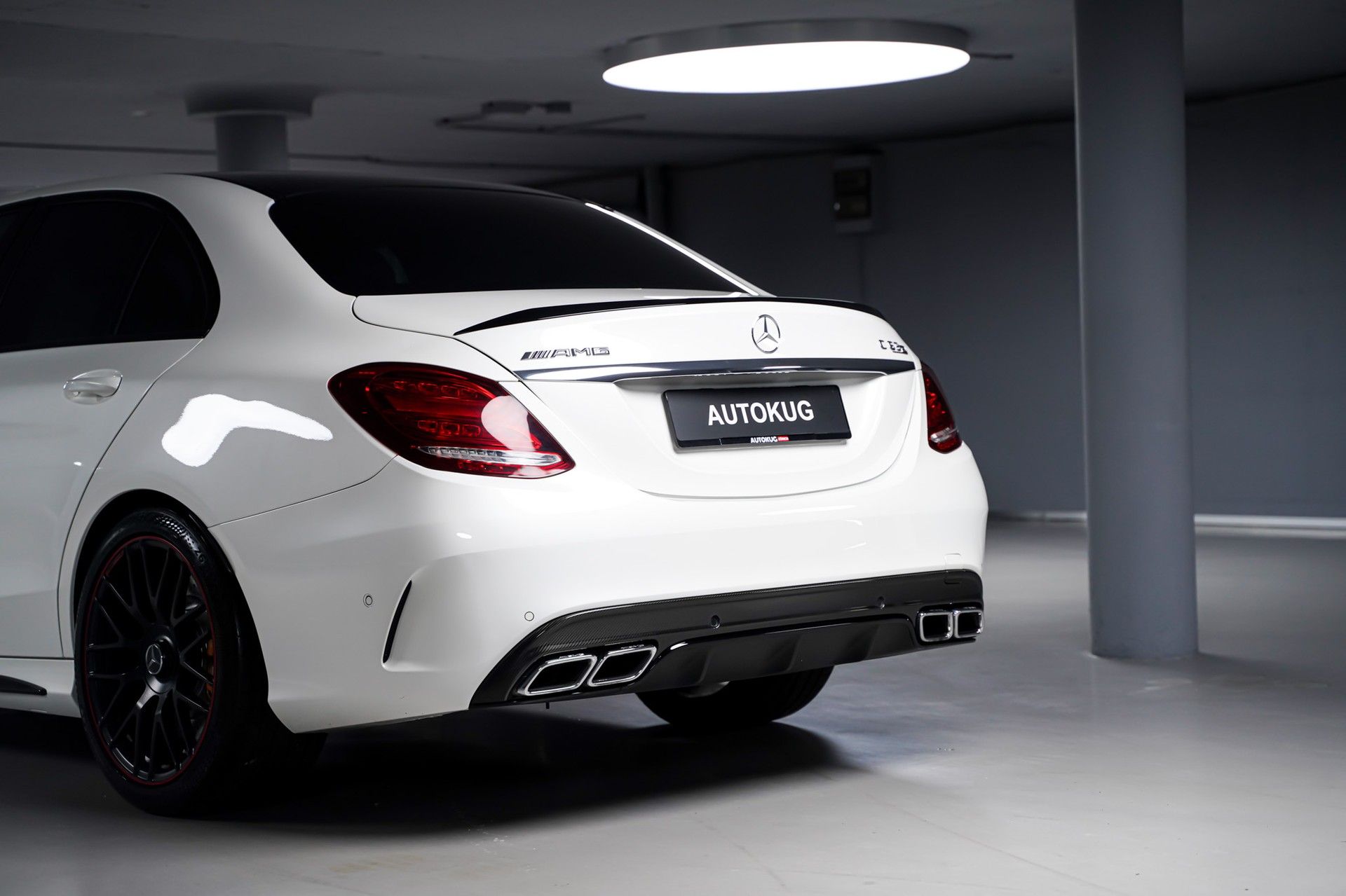 Mercedes-Benz C 63 AMG 9