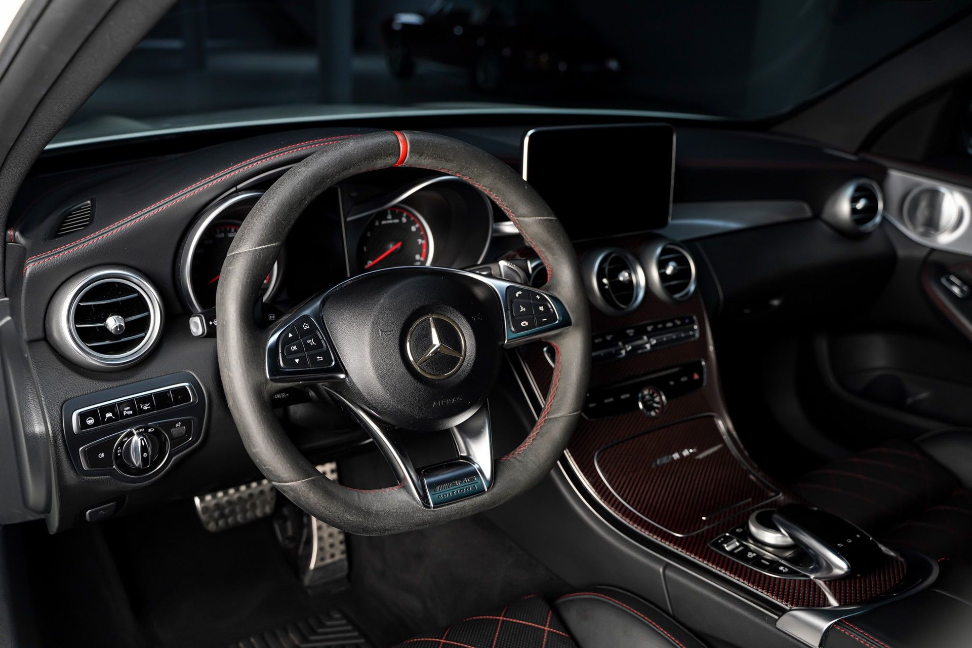 Mercedes-Benz C 63 AMG 13