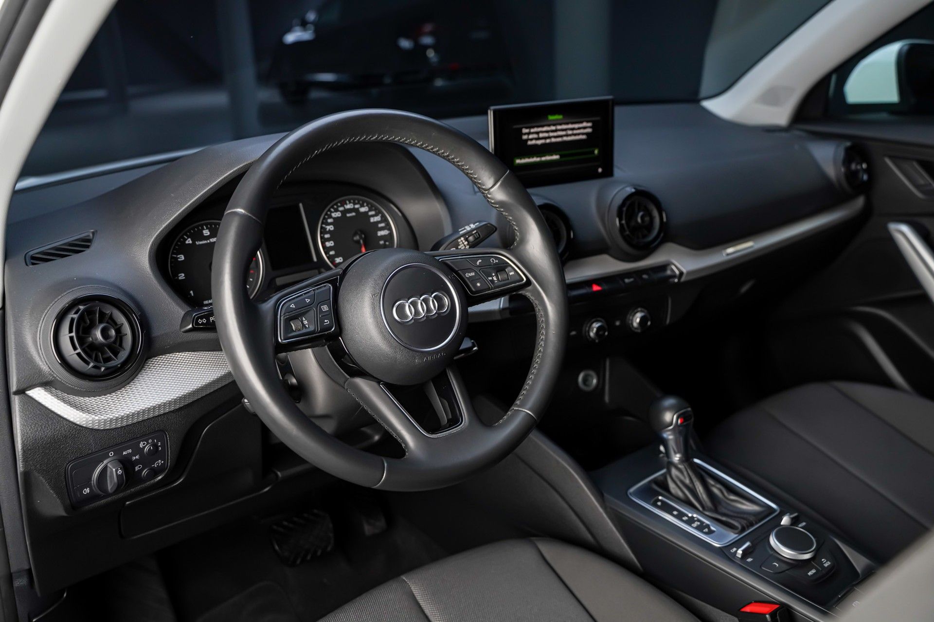 Audi Q2 10