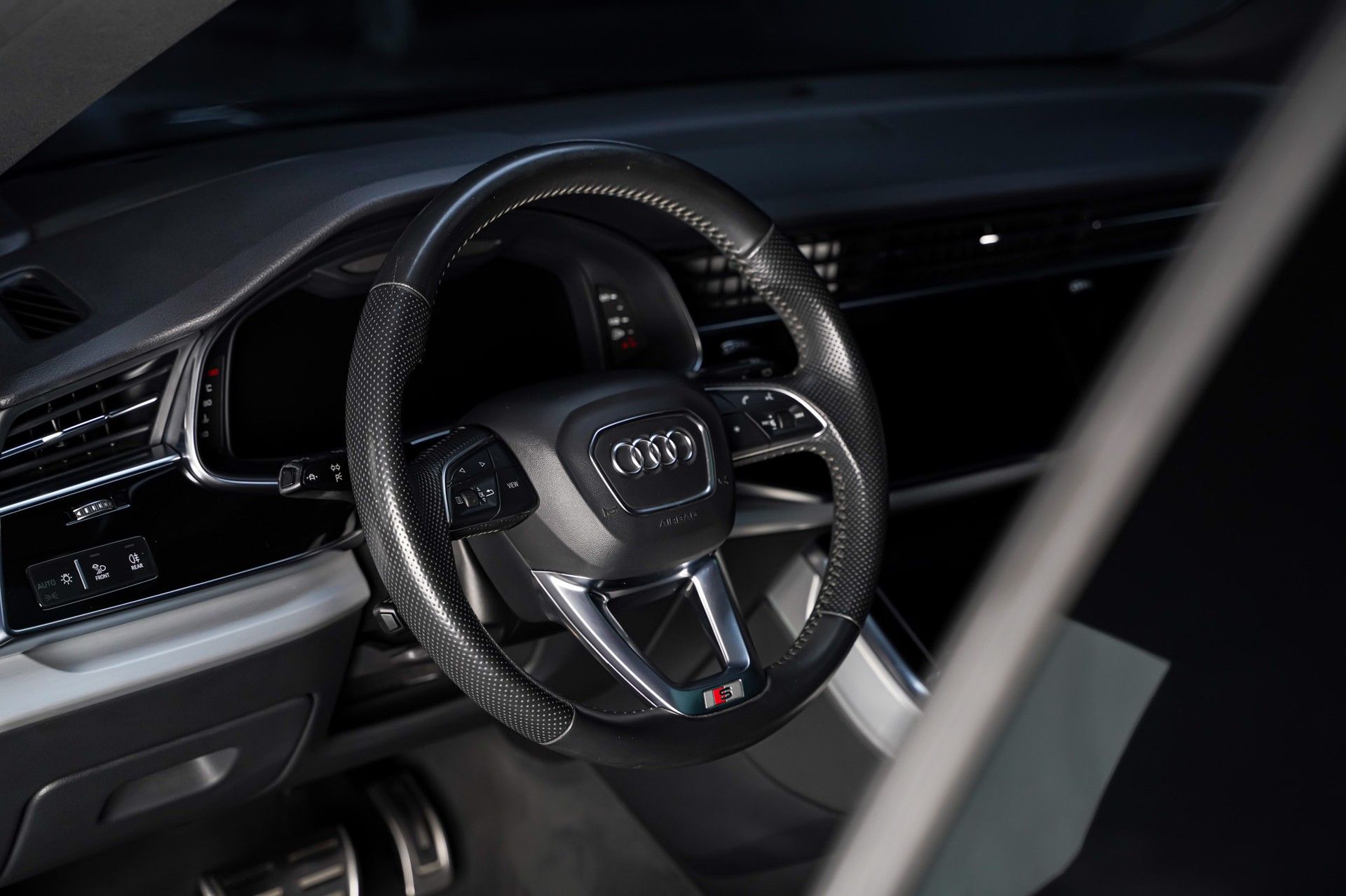 Audi Q8 9