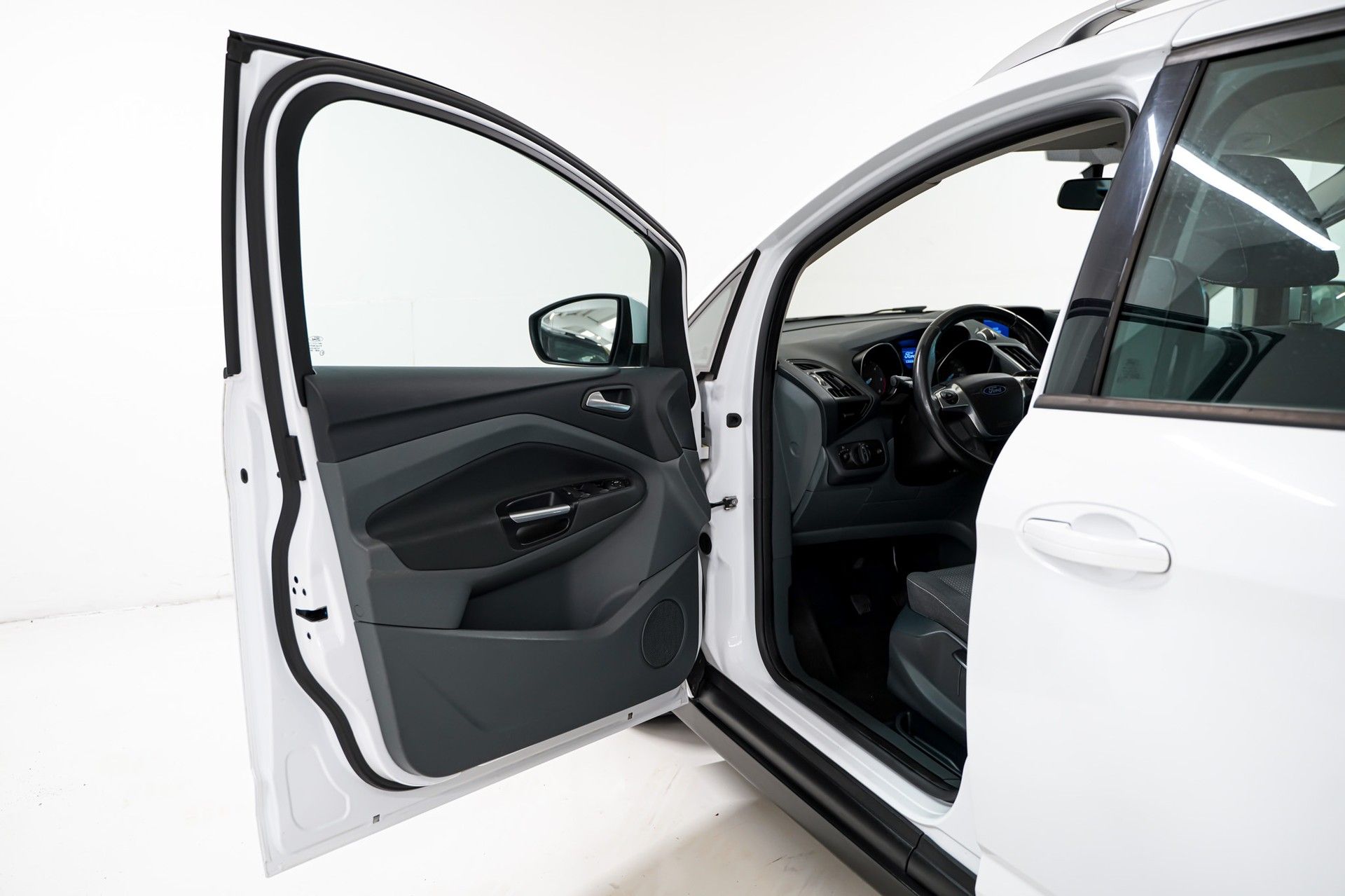 Ford Grand C-MAX 8