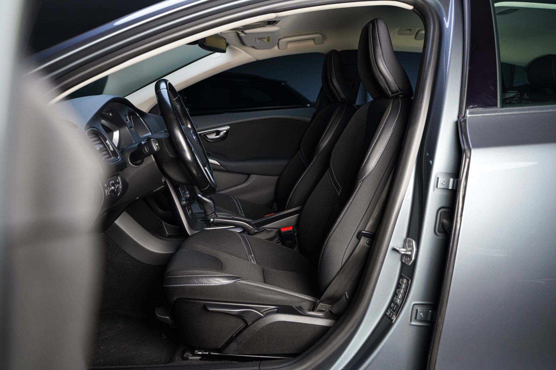 Volvo V40 11