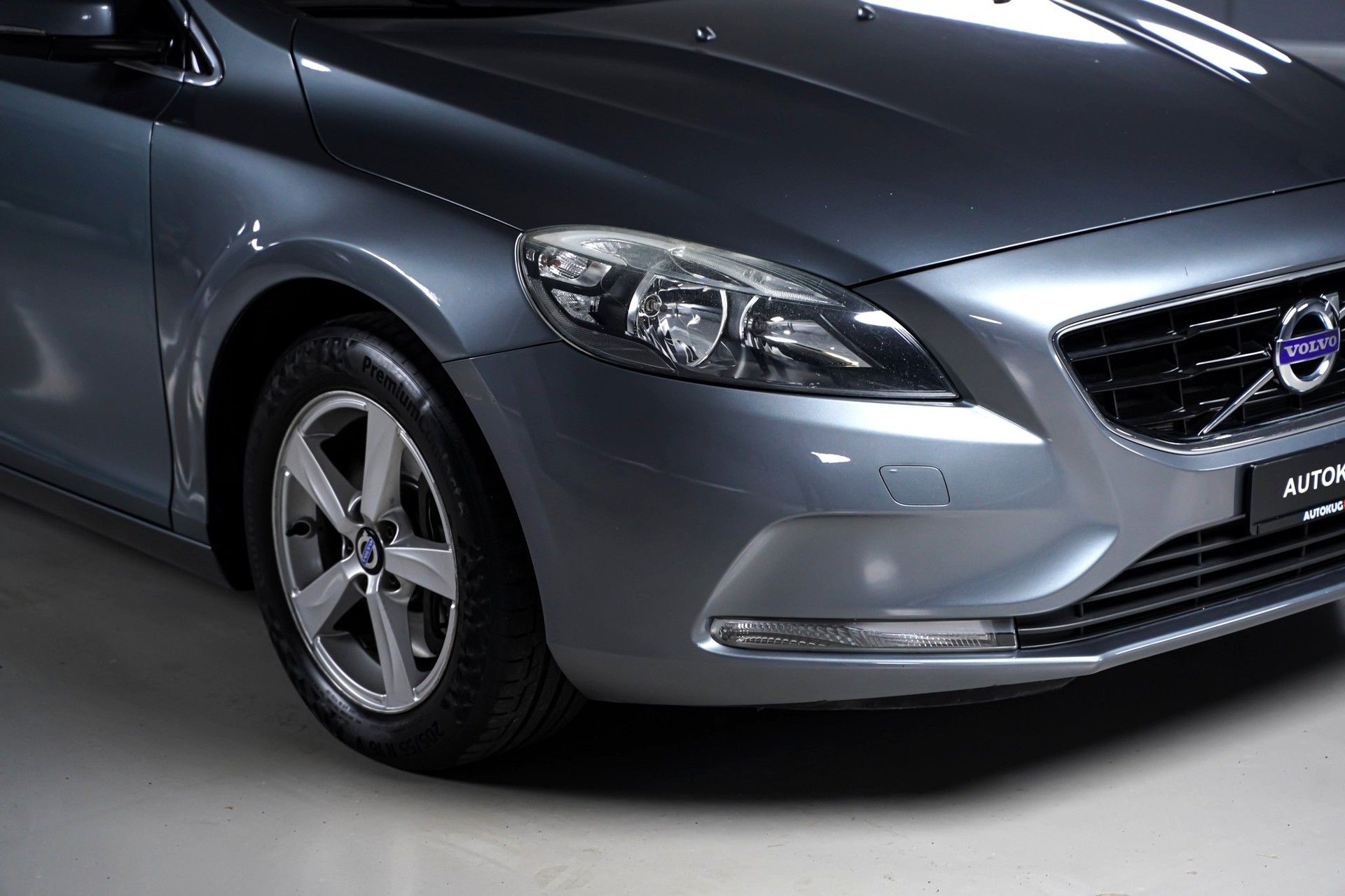 Volvo V40 4