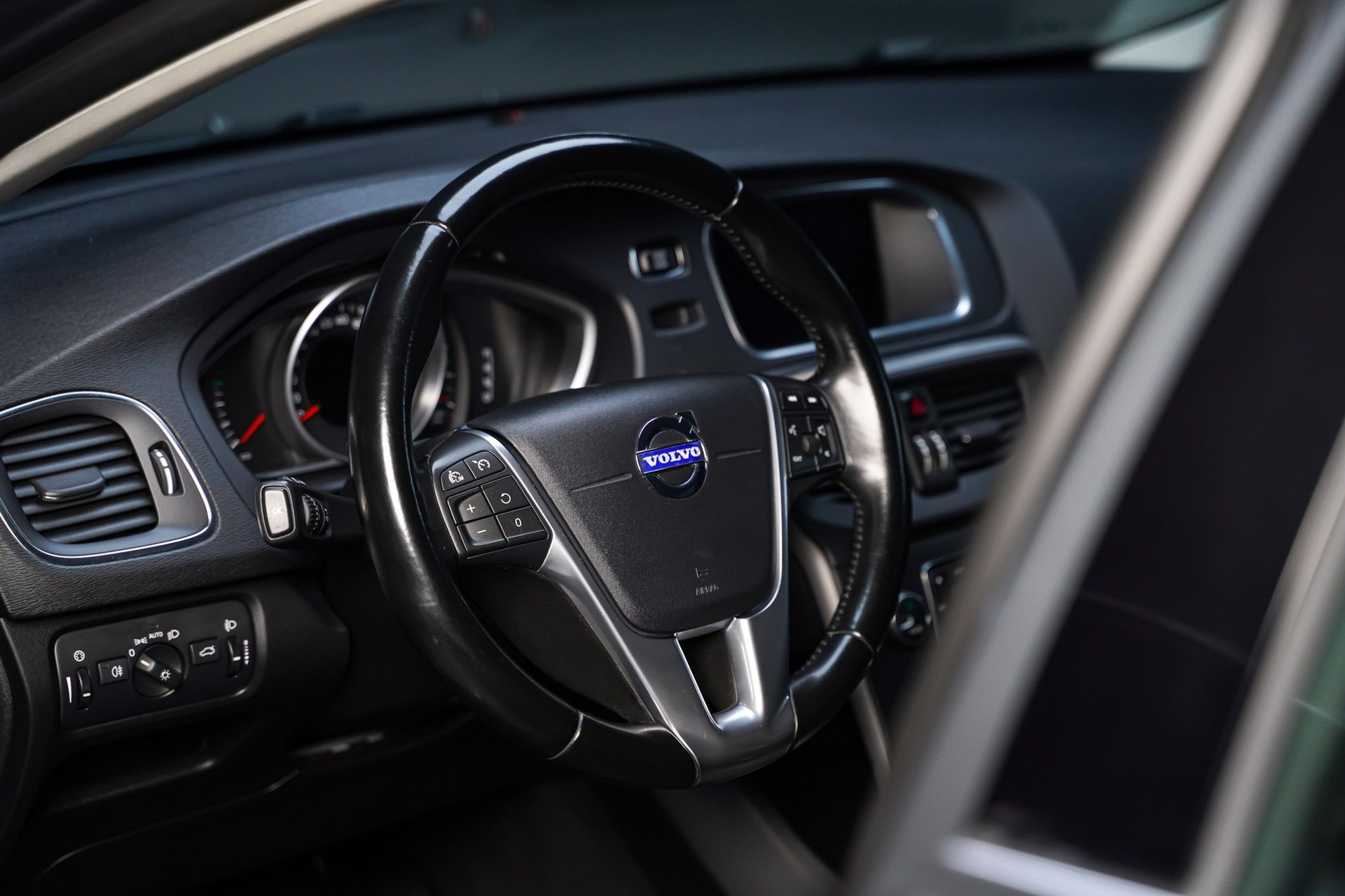 Volvo V40 9