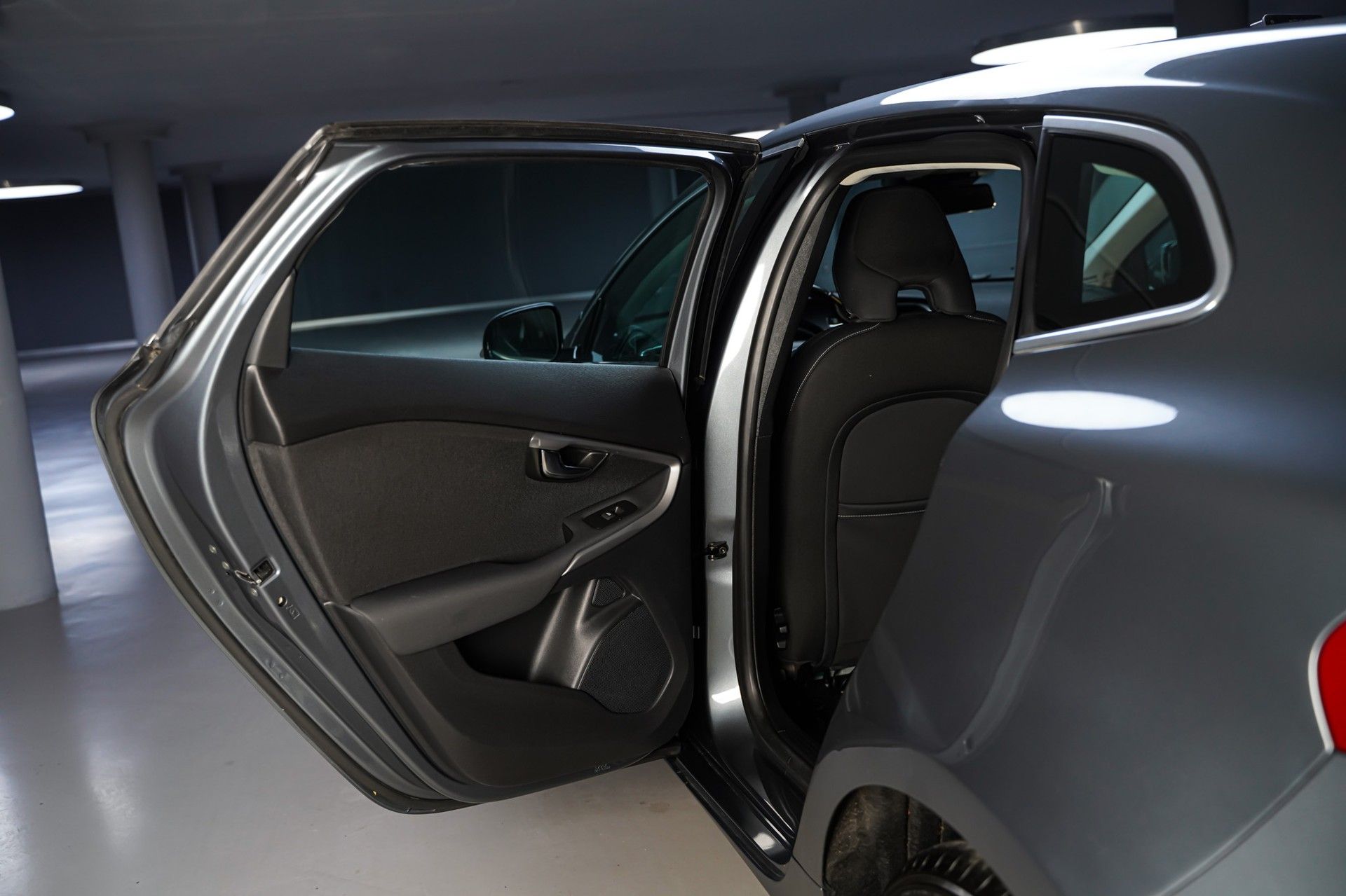 Volvo V40 13