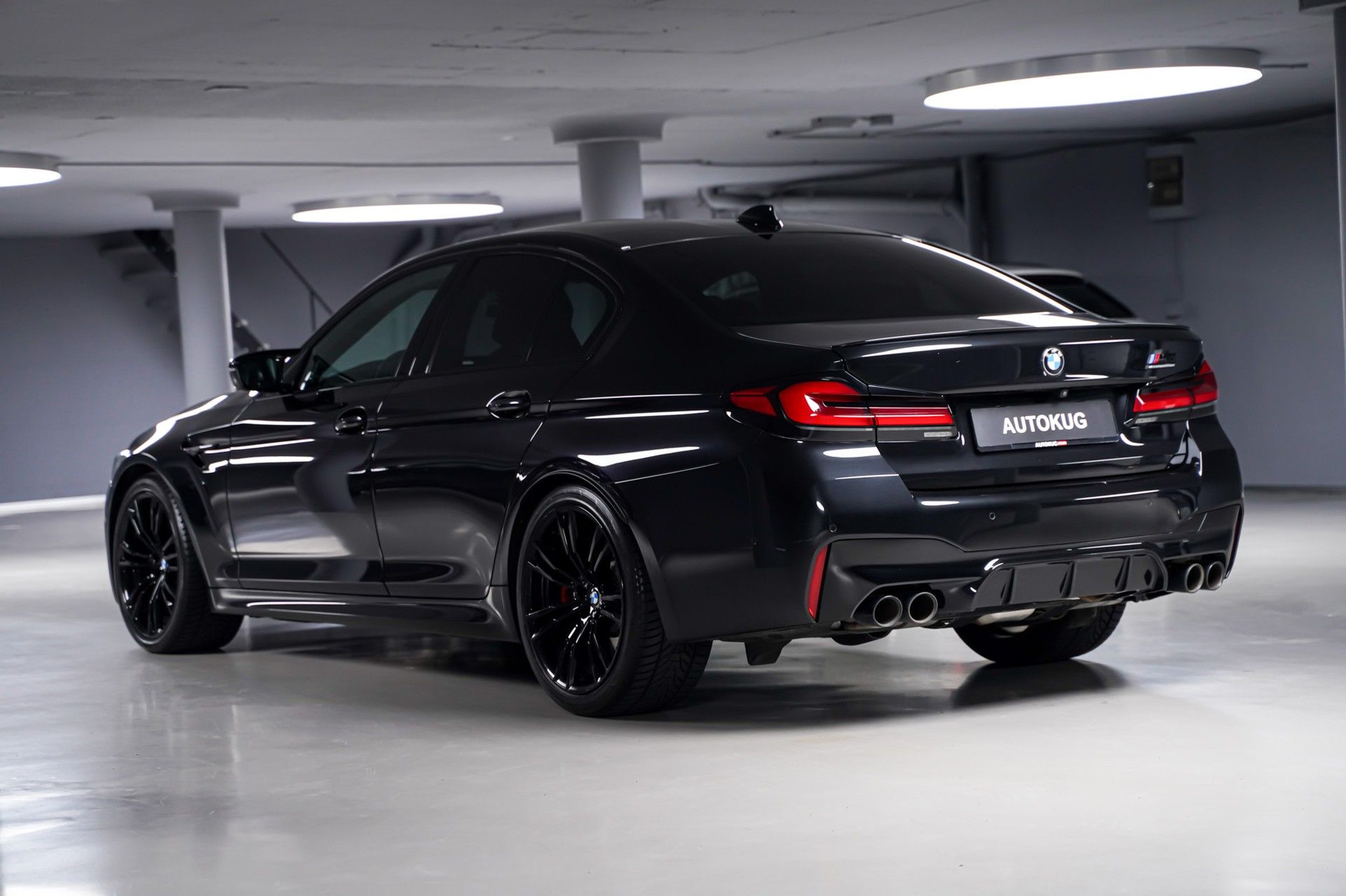 BMW M5 7