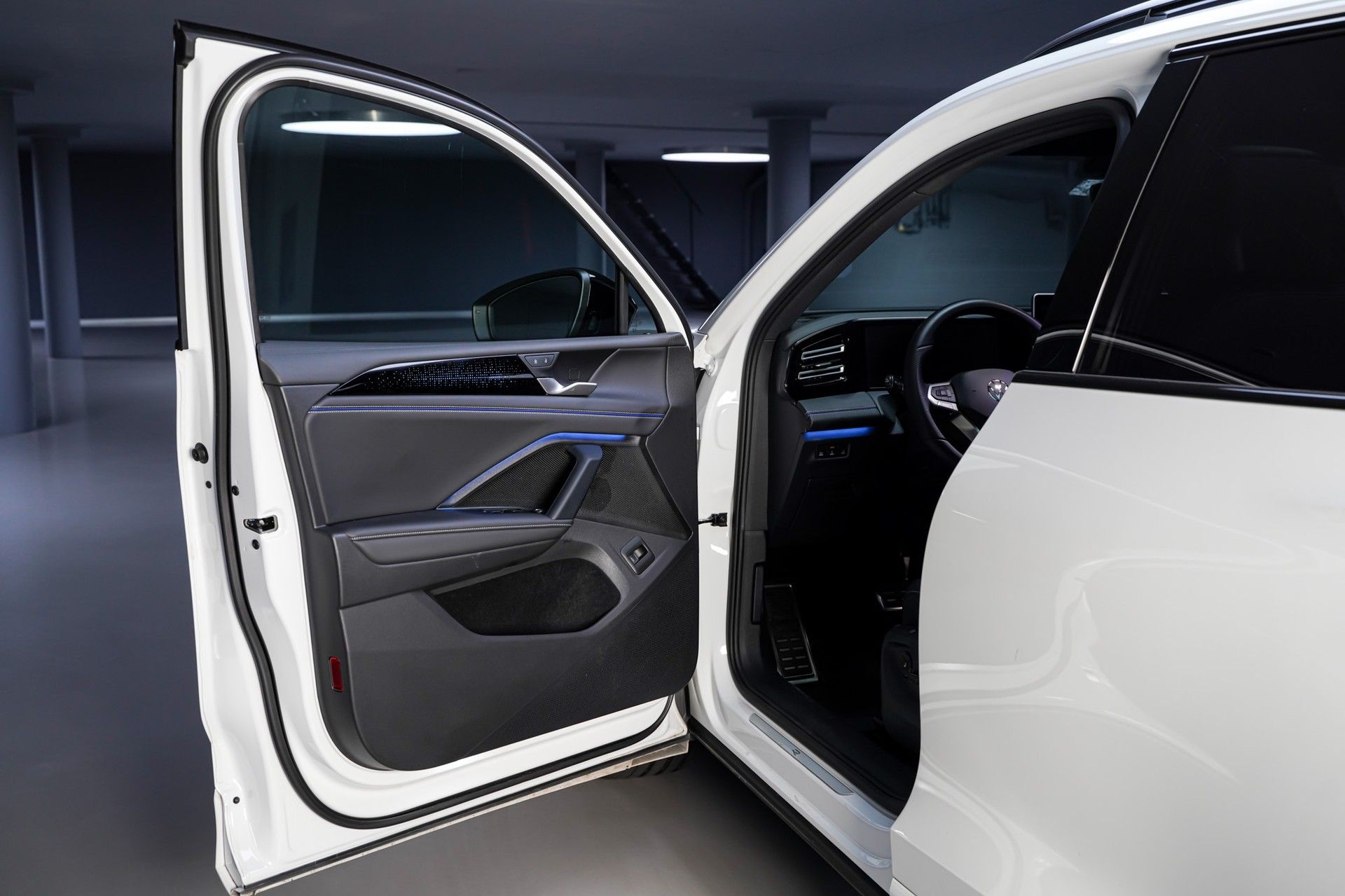 VW TIGUAN 8