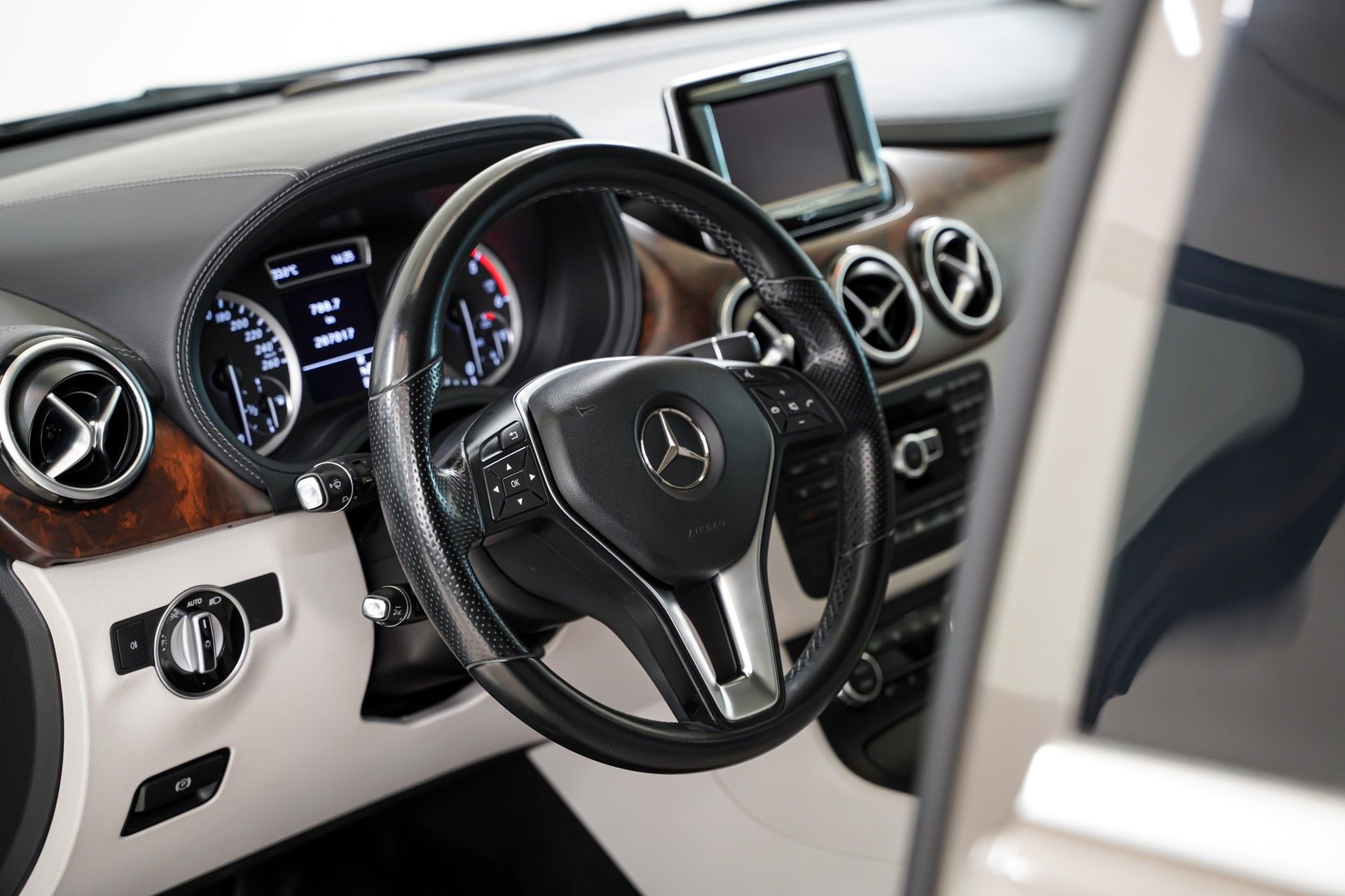 Mercedes-Benz B 200 9