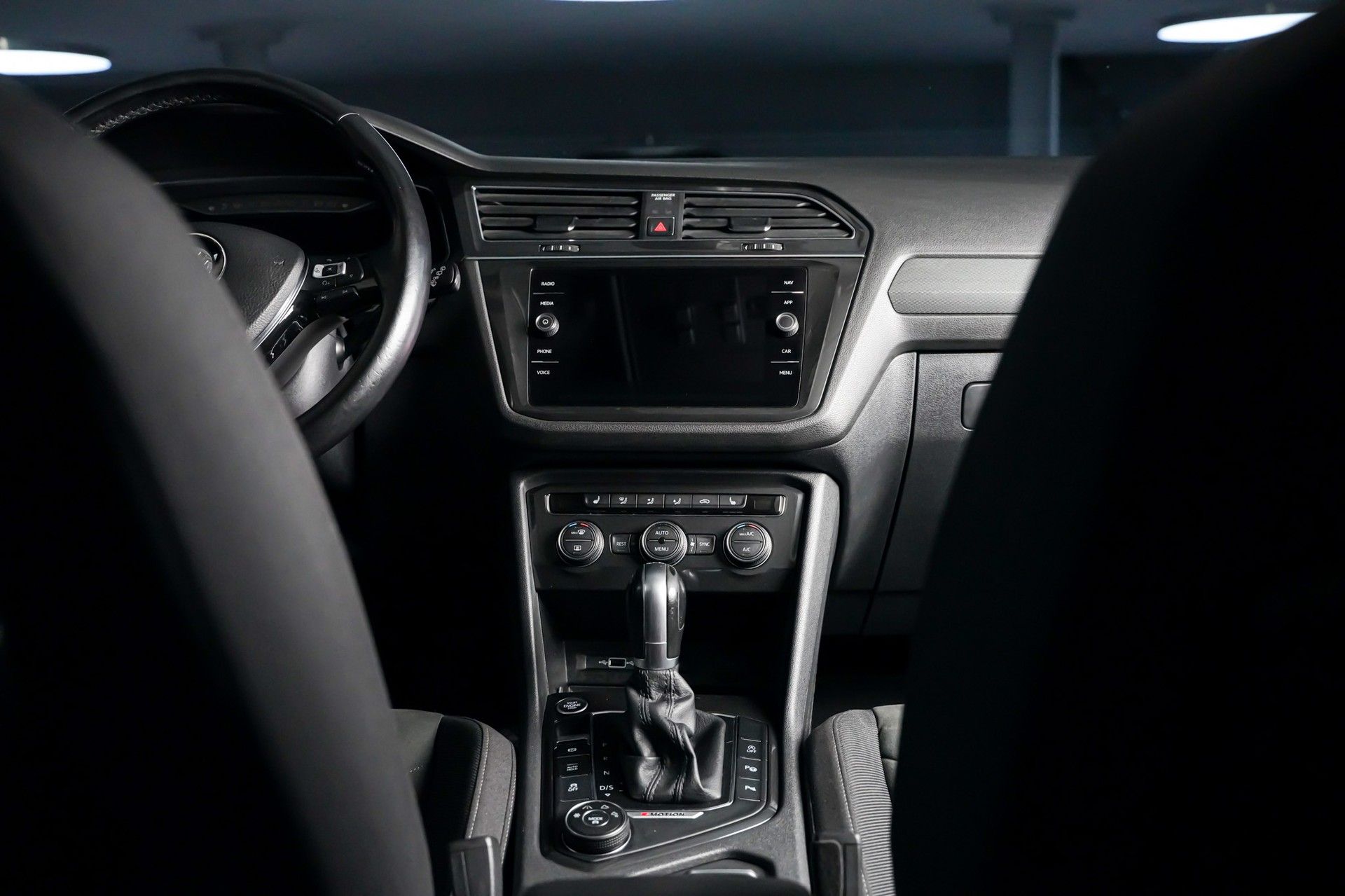 VW TIGUAN 14