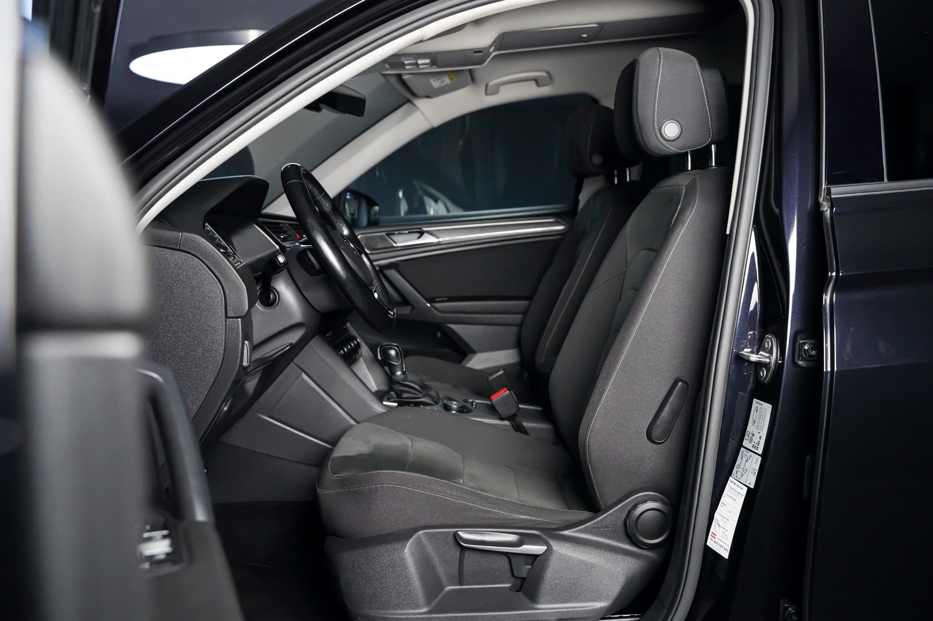 VW TIGUAN 8