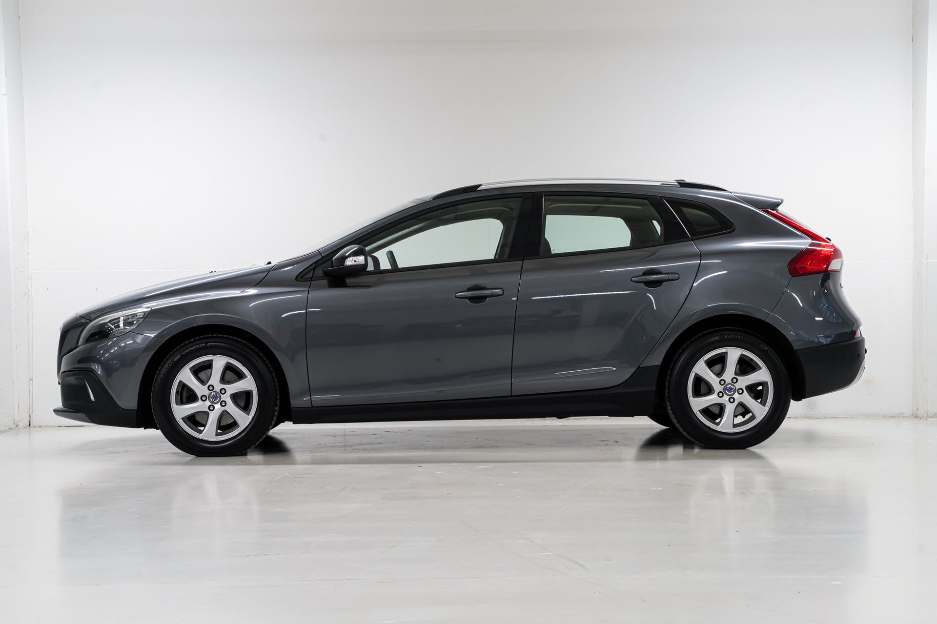 Volvo V40 4