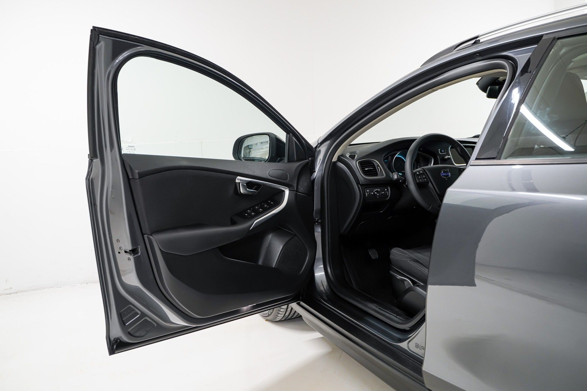 Volvo V40 8