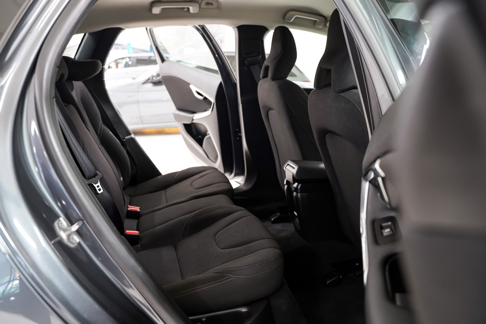 Volvo V40 12