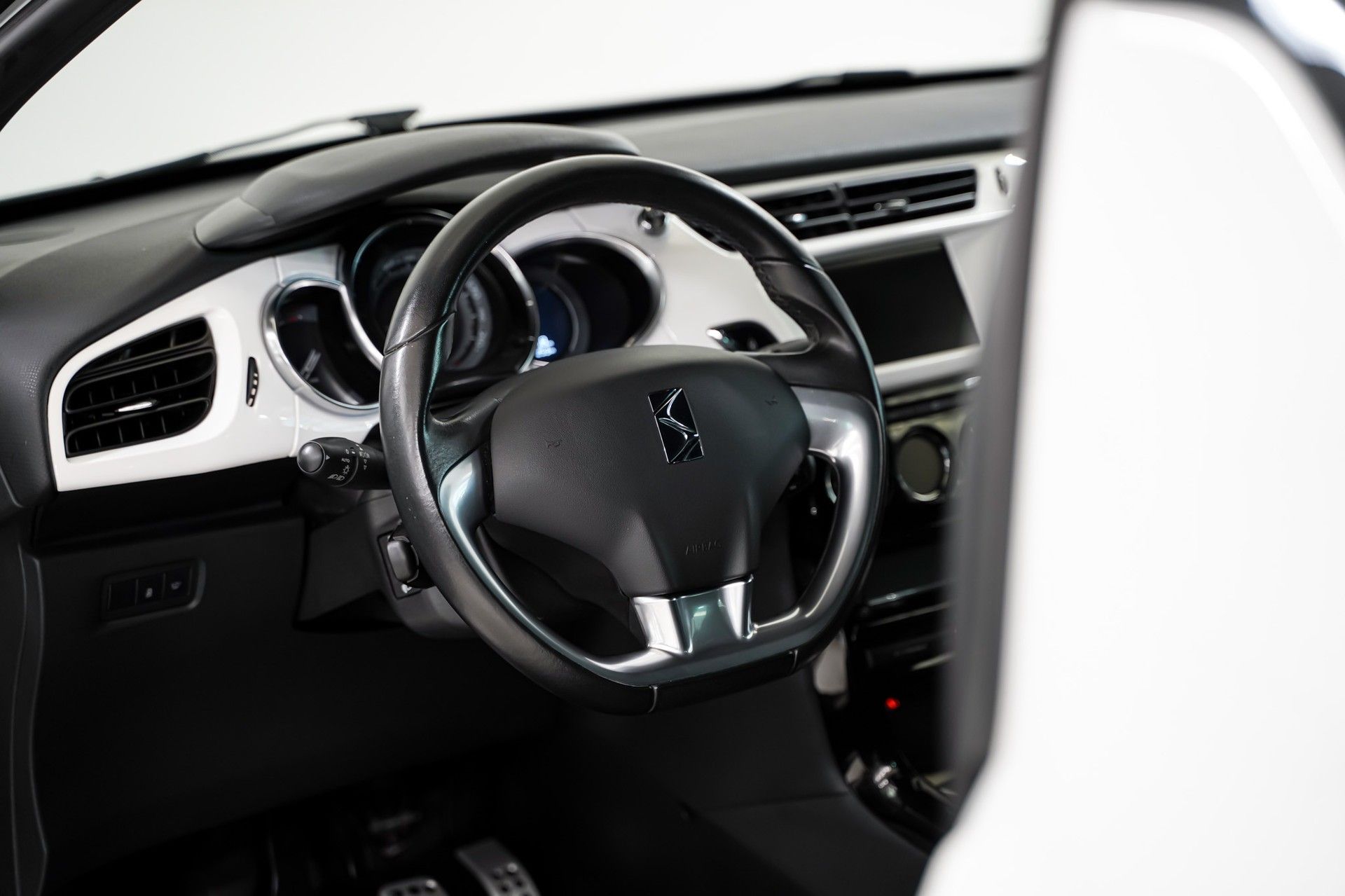 DS AUTOMOBILES DS3 9