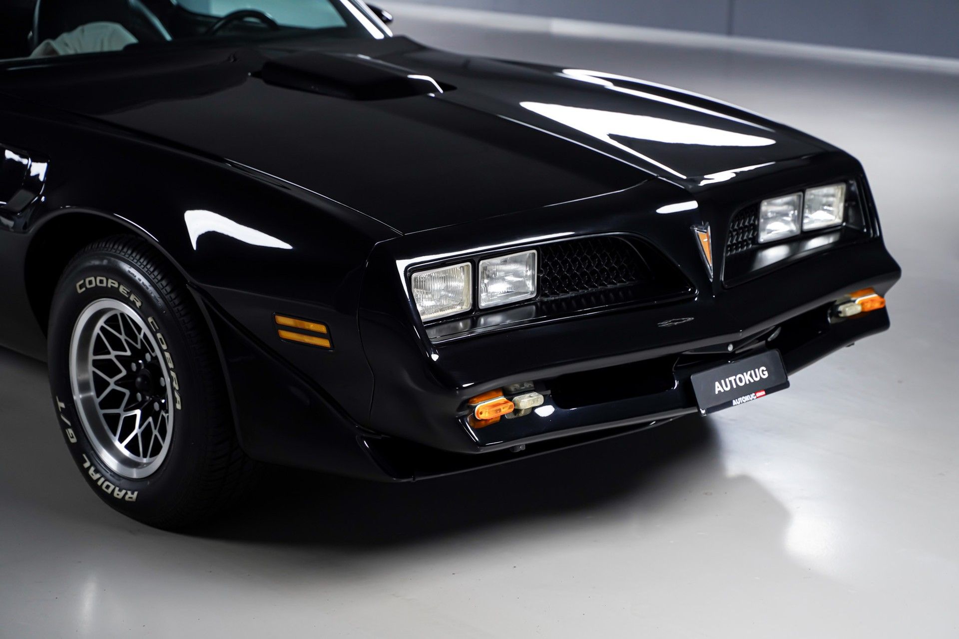 PONTIAC FIREBIRD 4