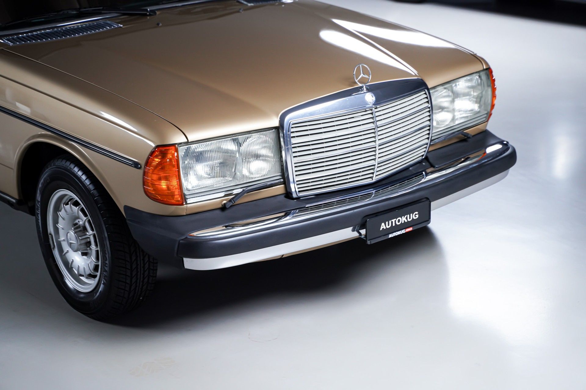 Mercedes-Benz 280 4