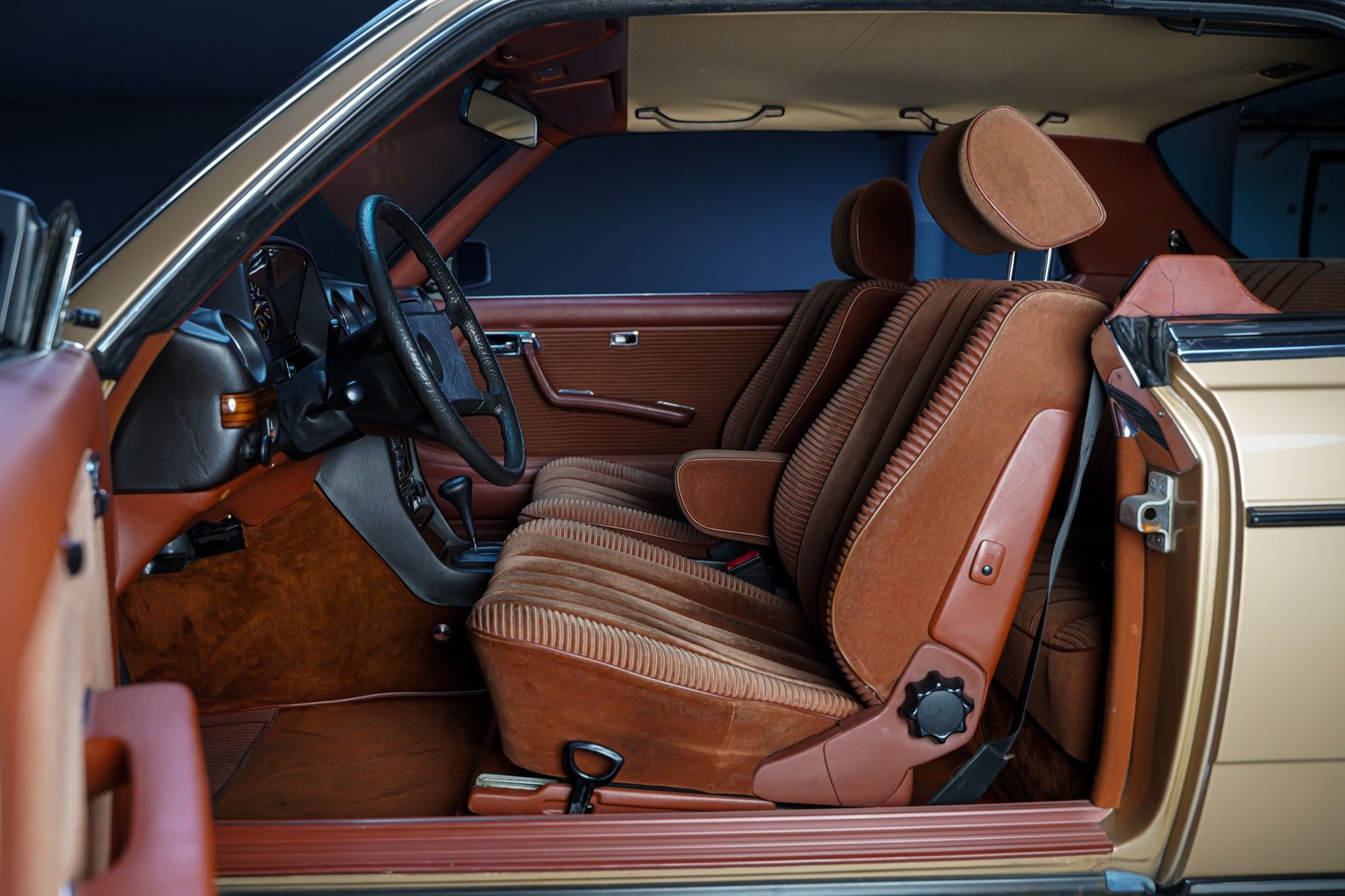 Mercedes-Benz 280 12