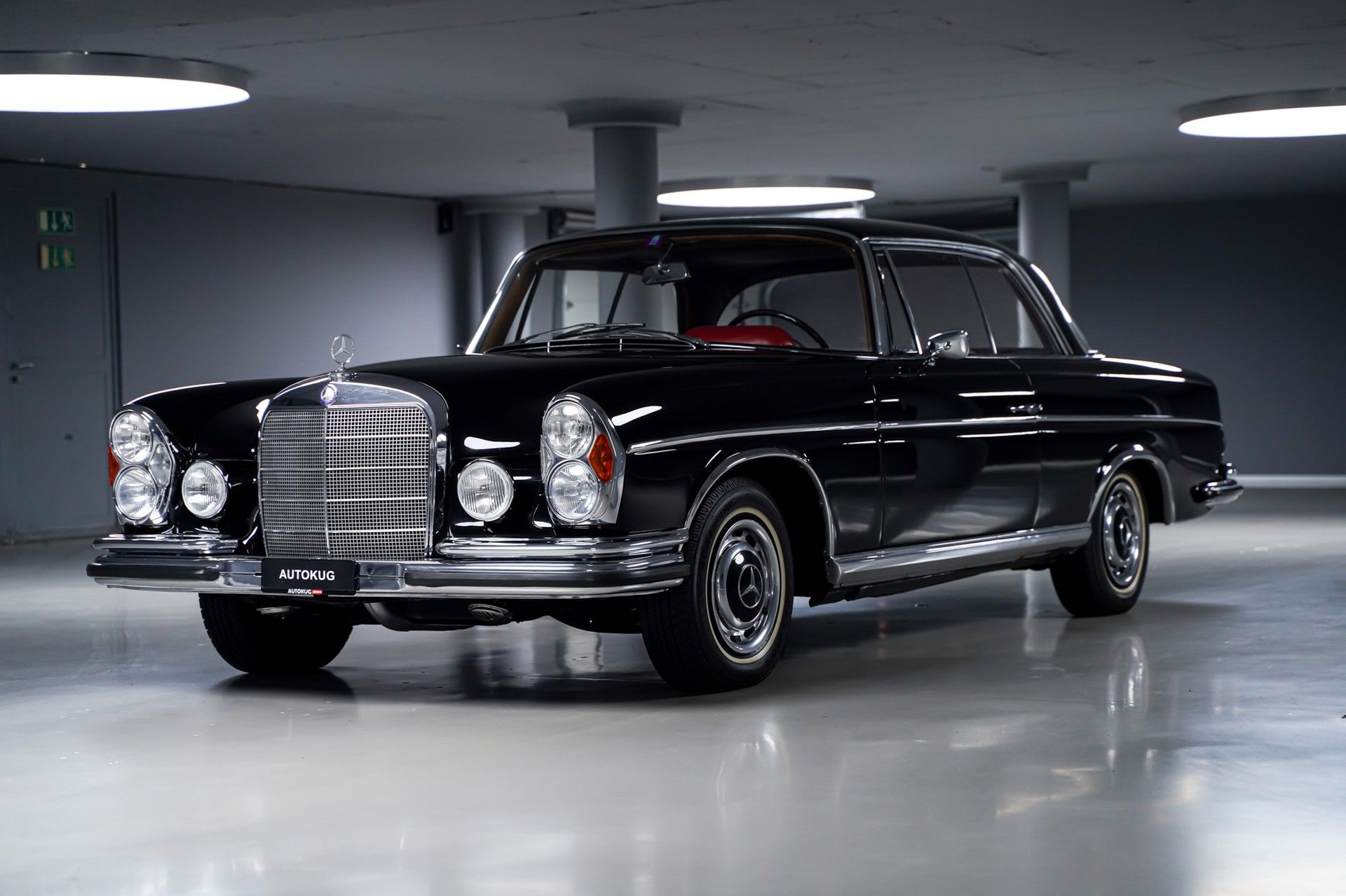 Mercedes-Benz 300 1