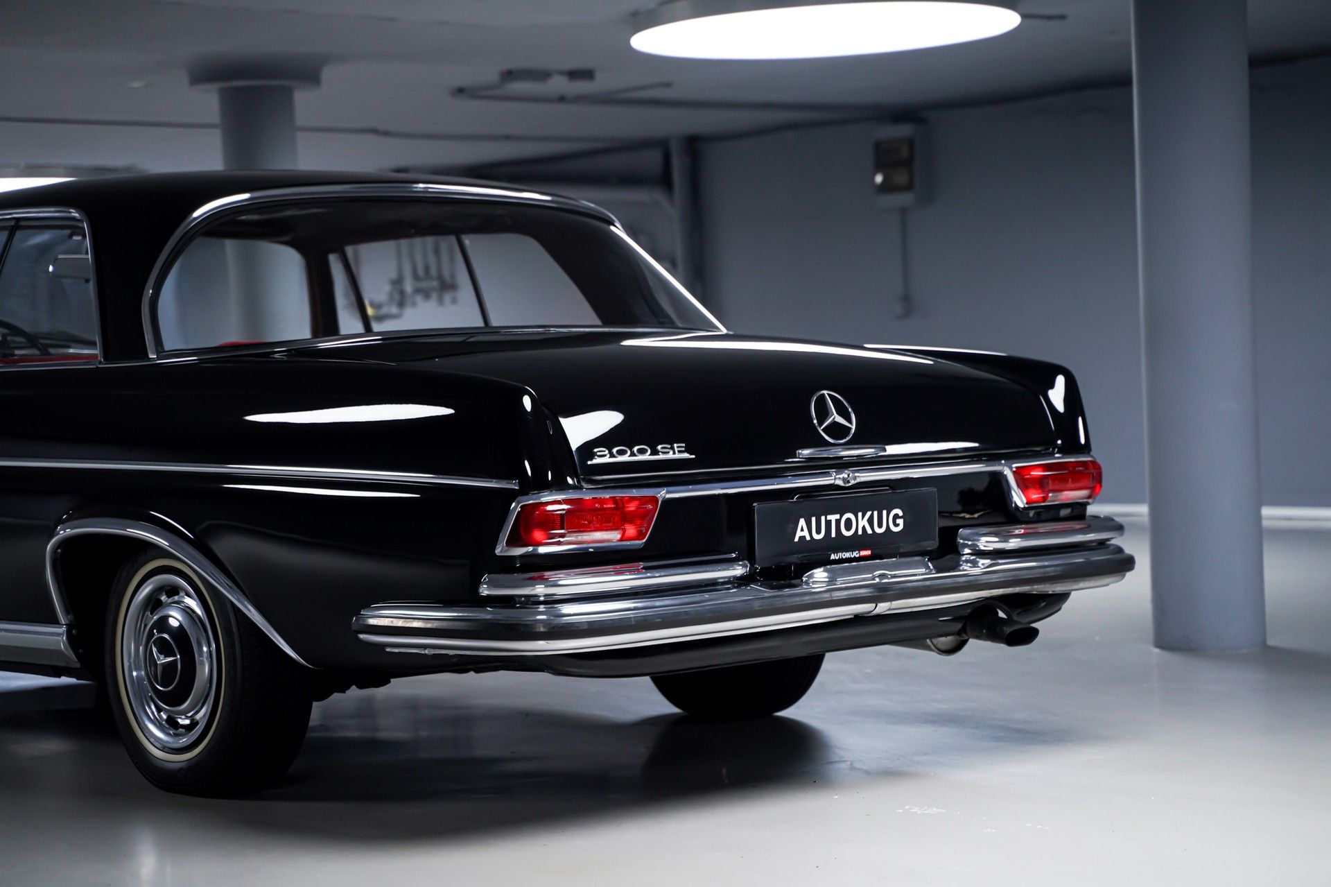 Mercedes-Benz 300 8