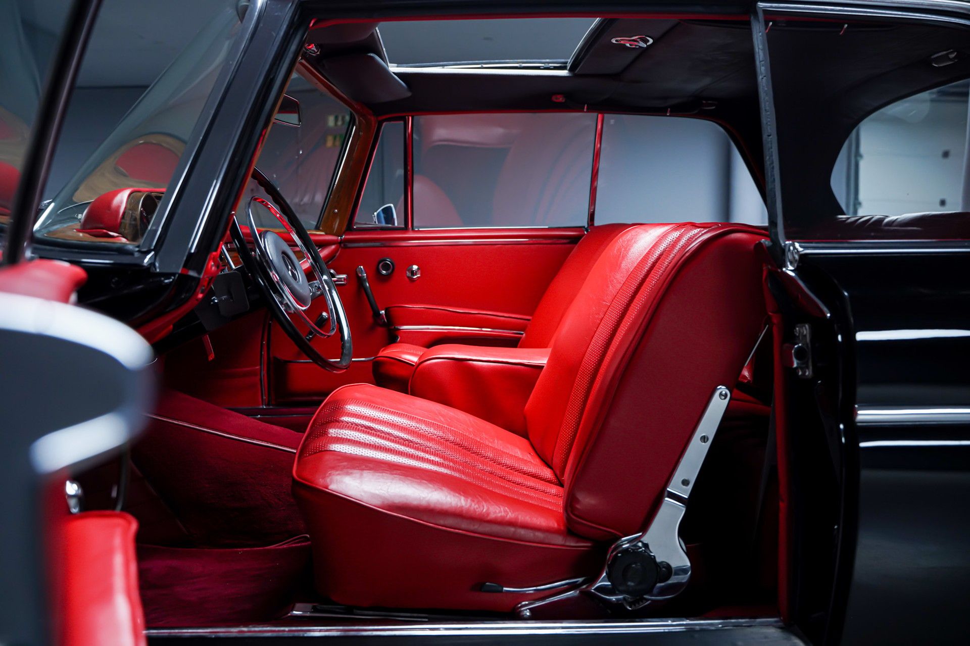 Mercedes-Benz 300 11