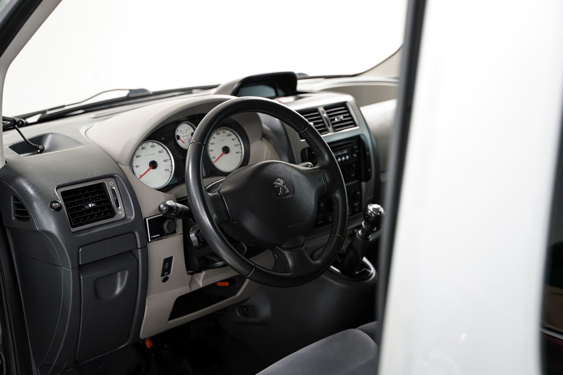 Peugeot EXPERT 8