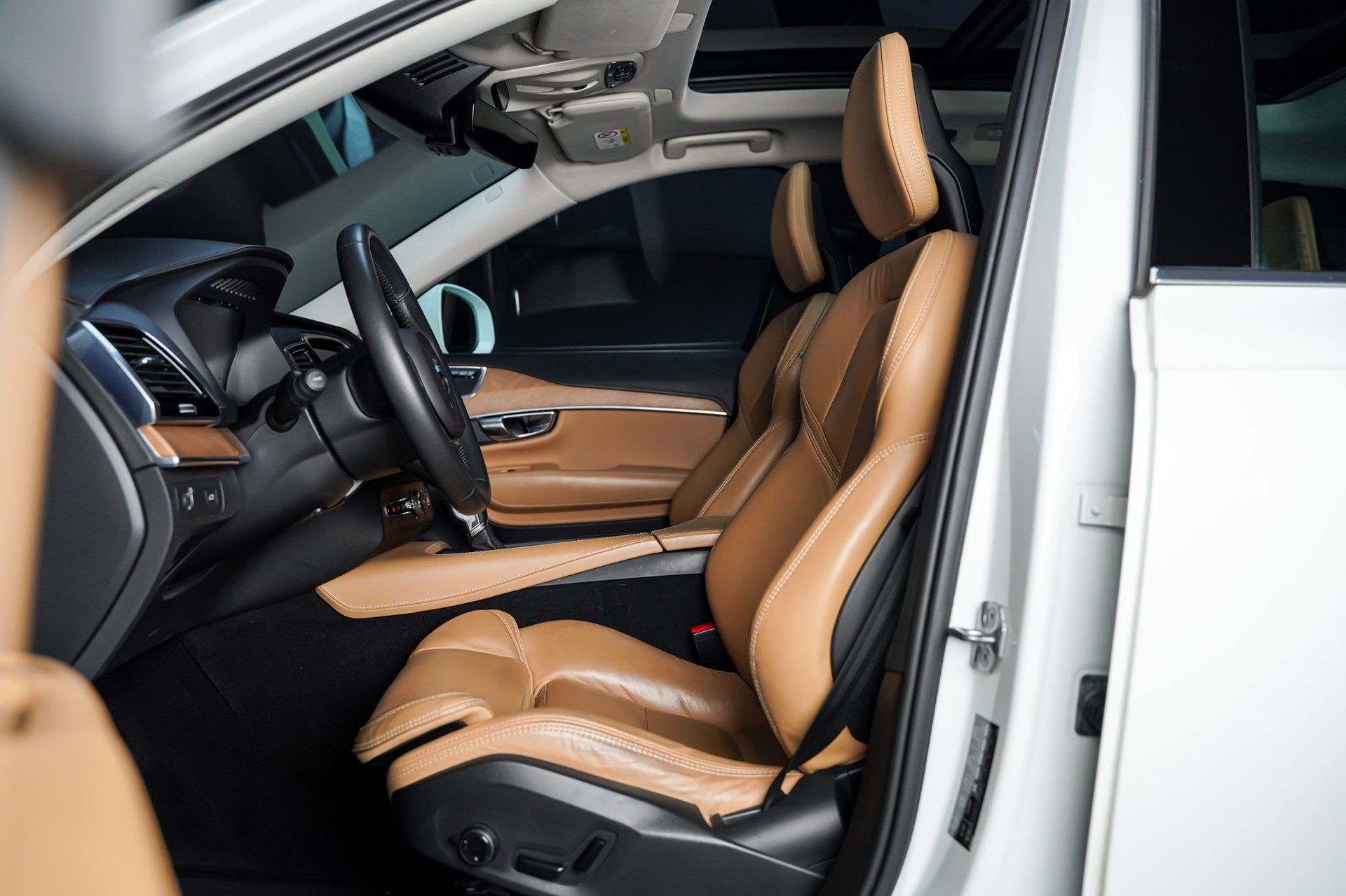 Volvo XC90 13