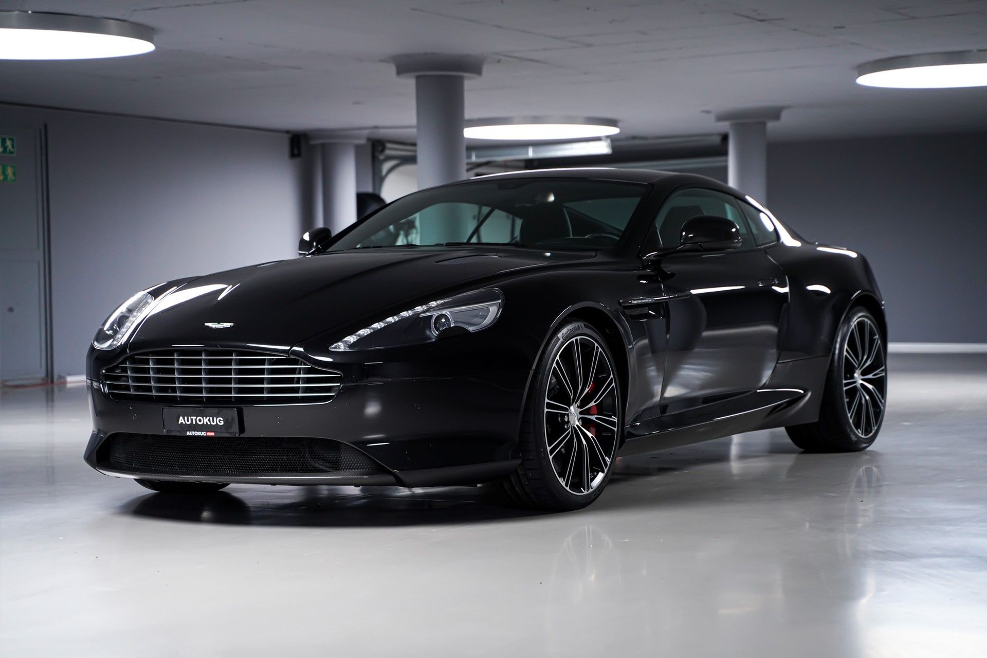 Aston Martin DB9 1