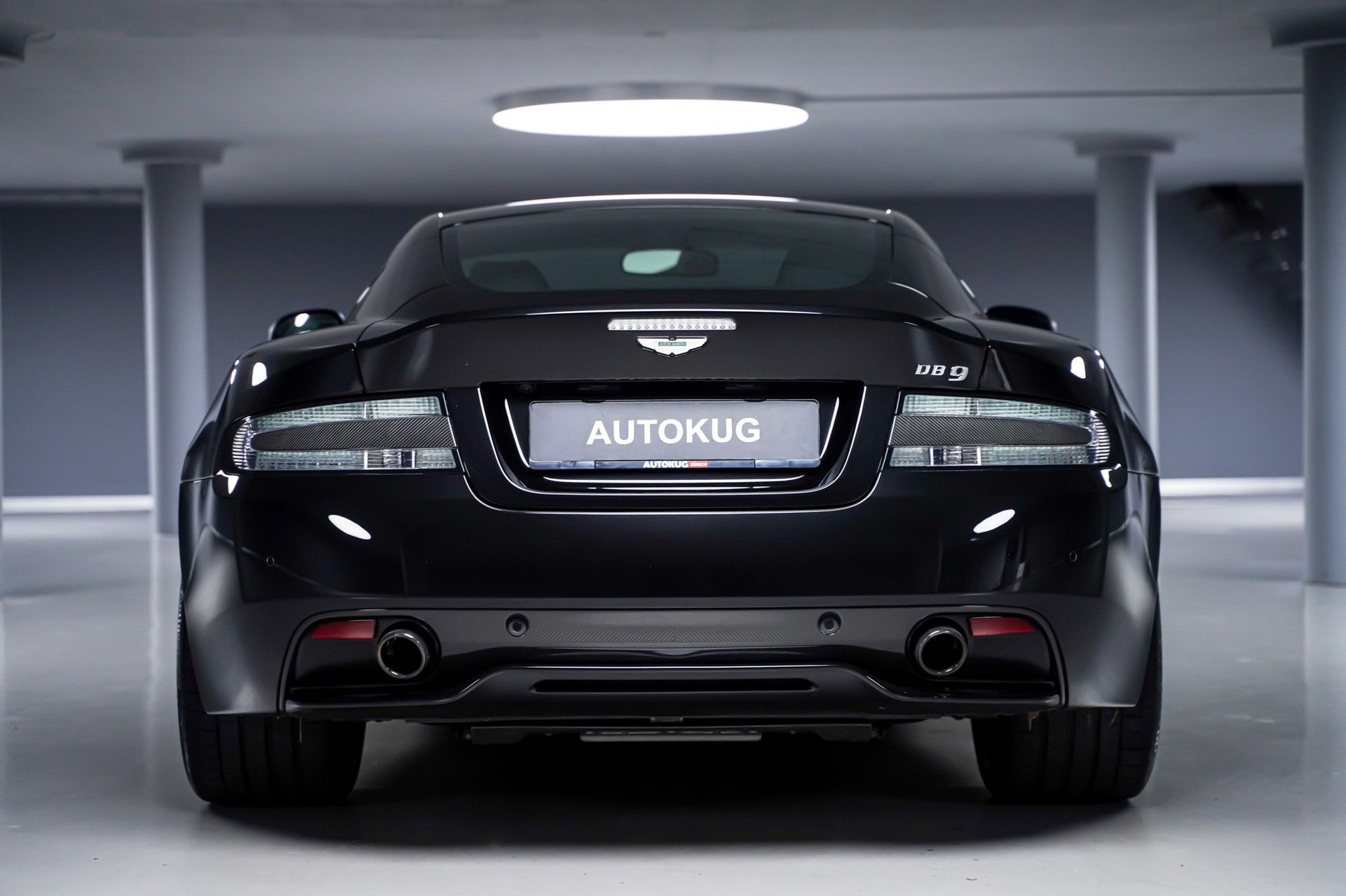 Aston Martin DB9 7