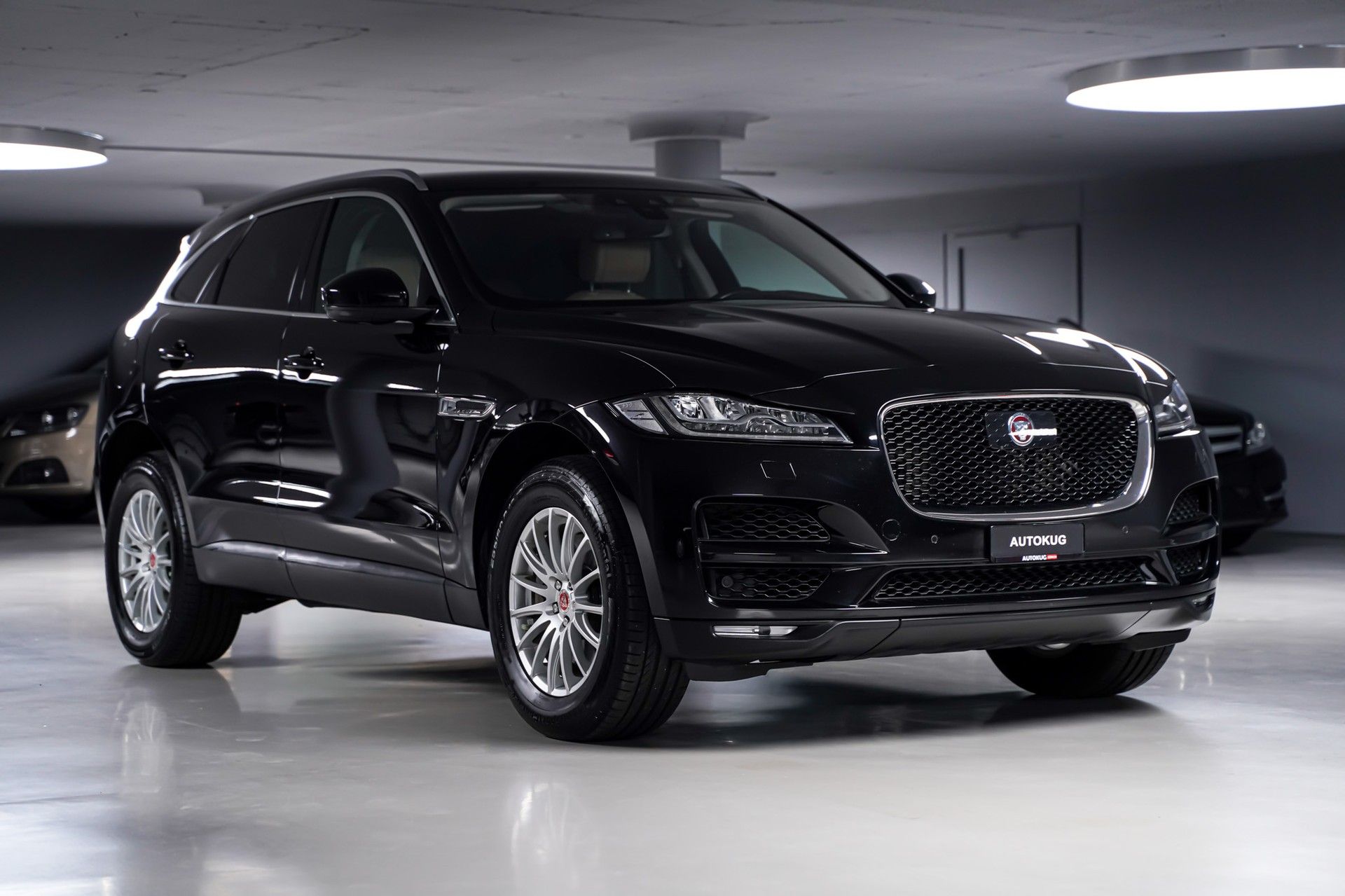 Jaguar F-PACE 3
