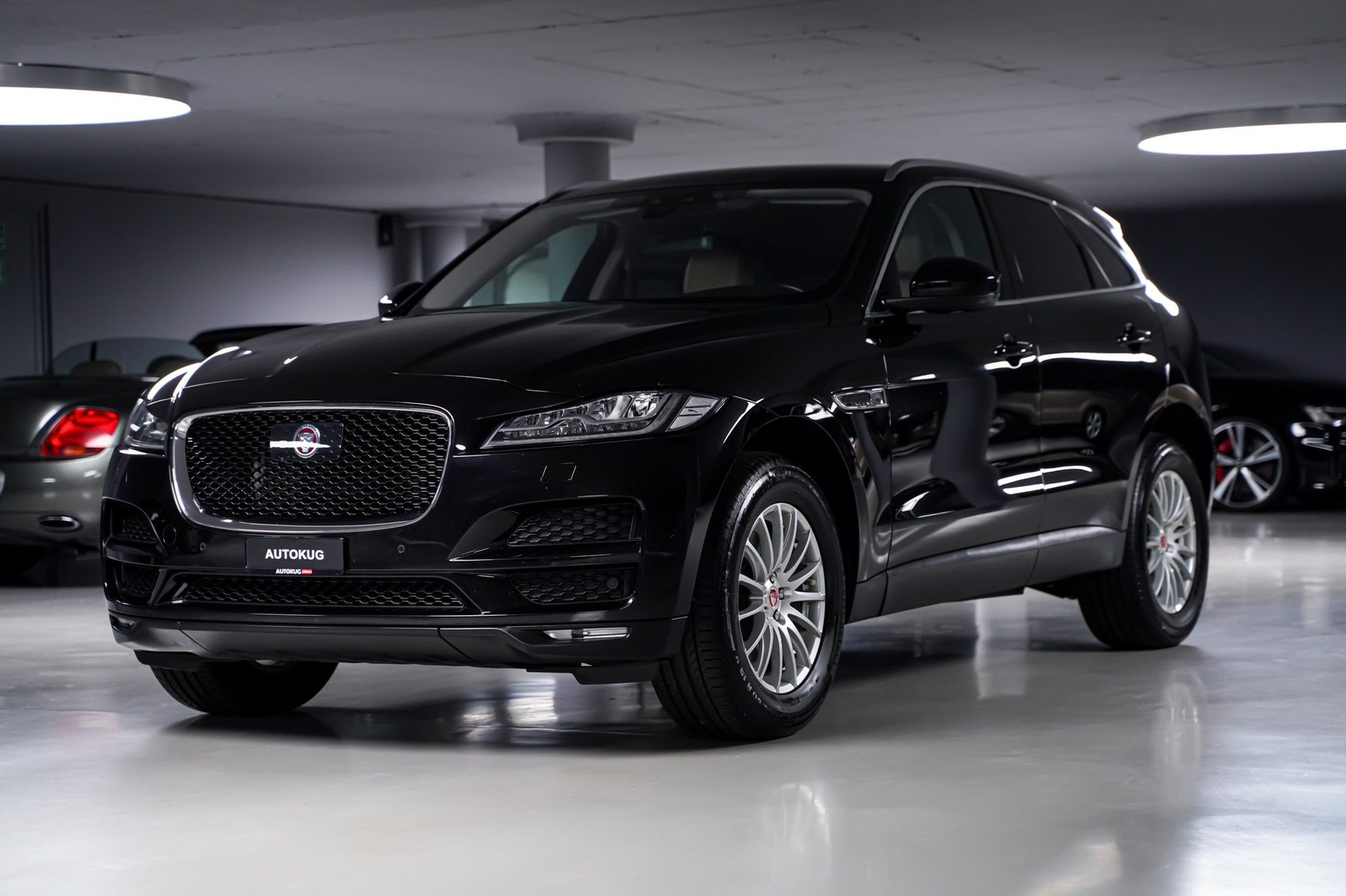 Jaguar F-PACE 1
