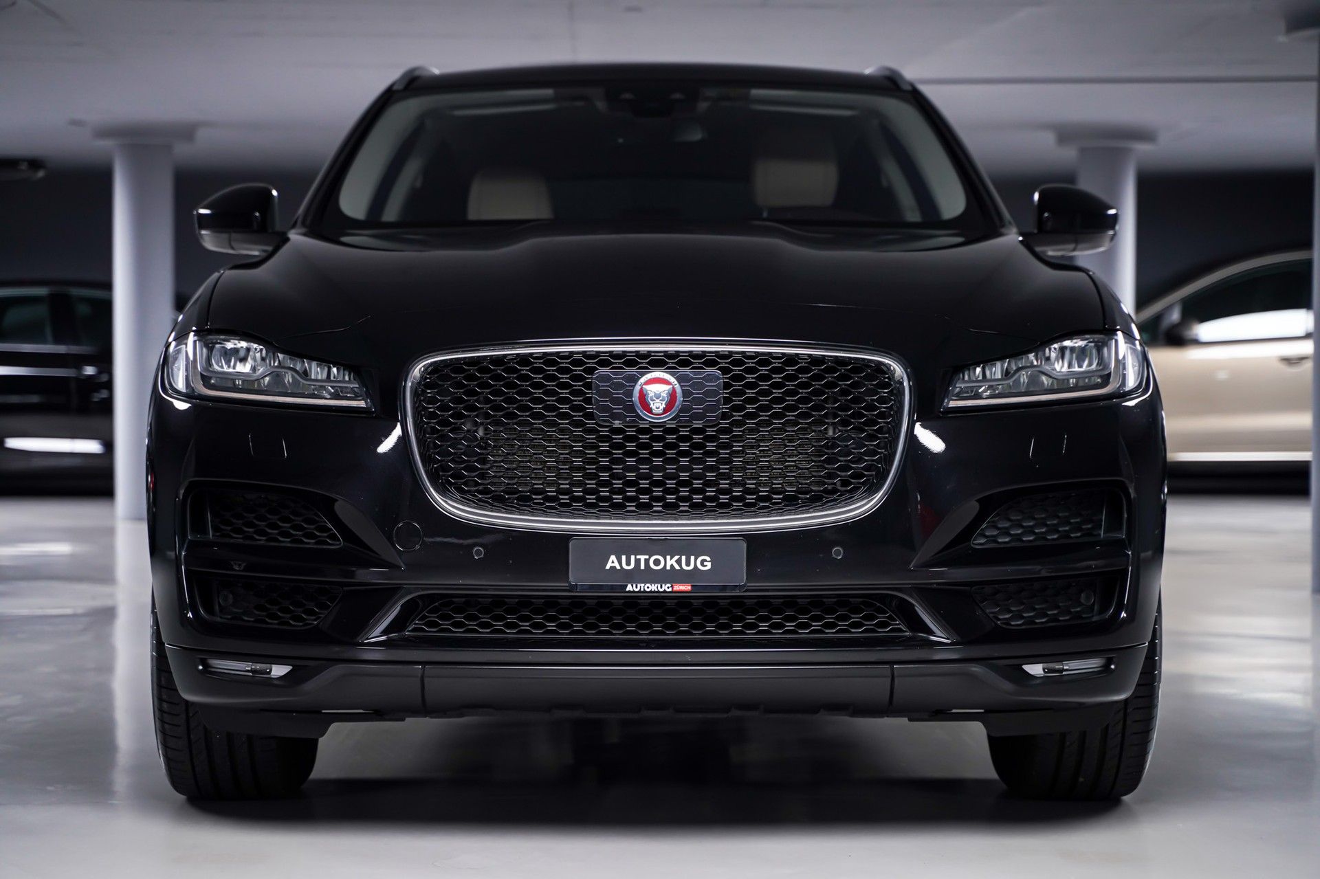 Jaguar F-PACE 2