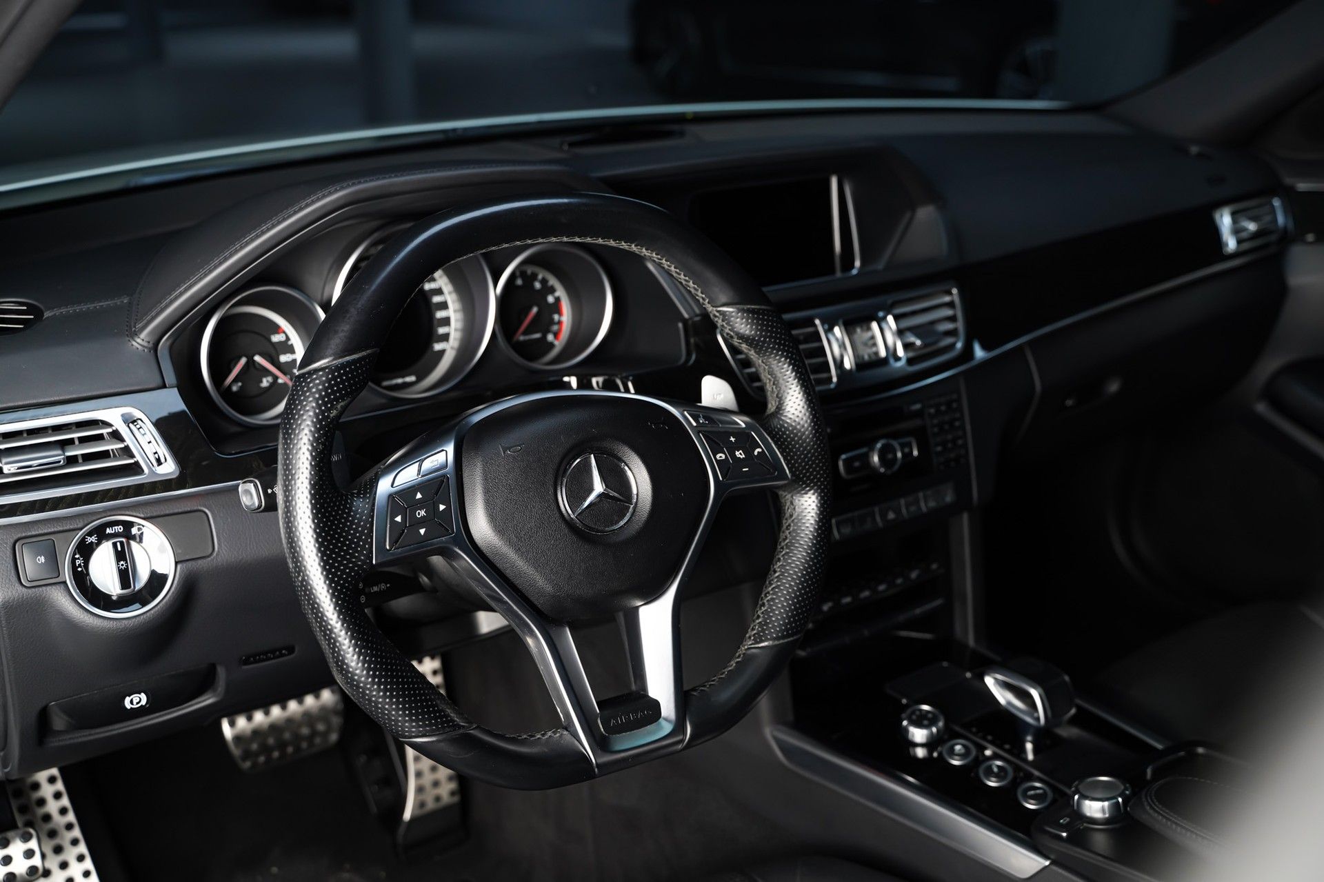 Mercedes-Benz E 63 AMG 12