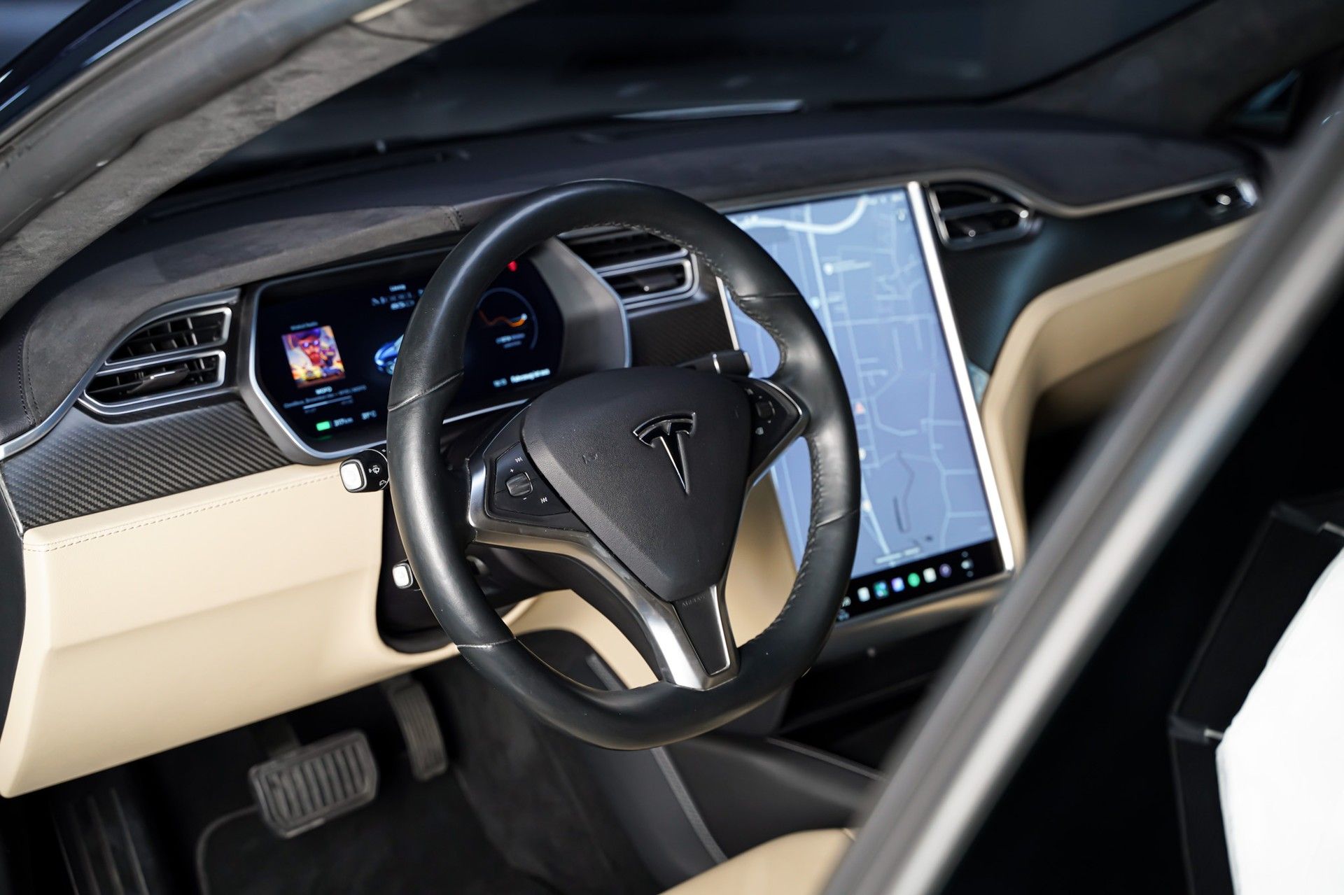Tesla MODEL S 8